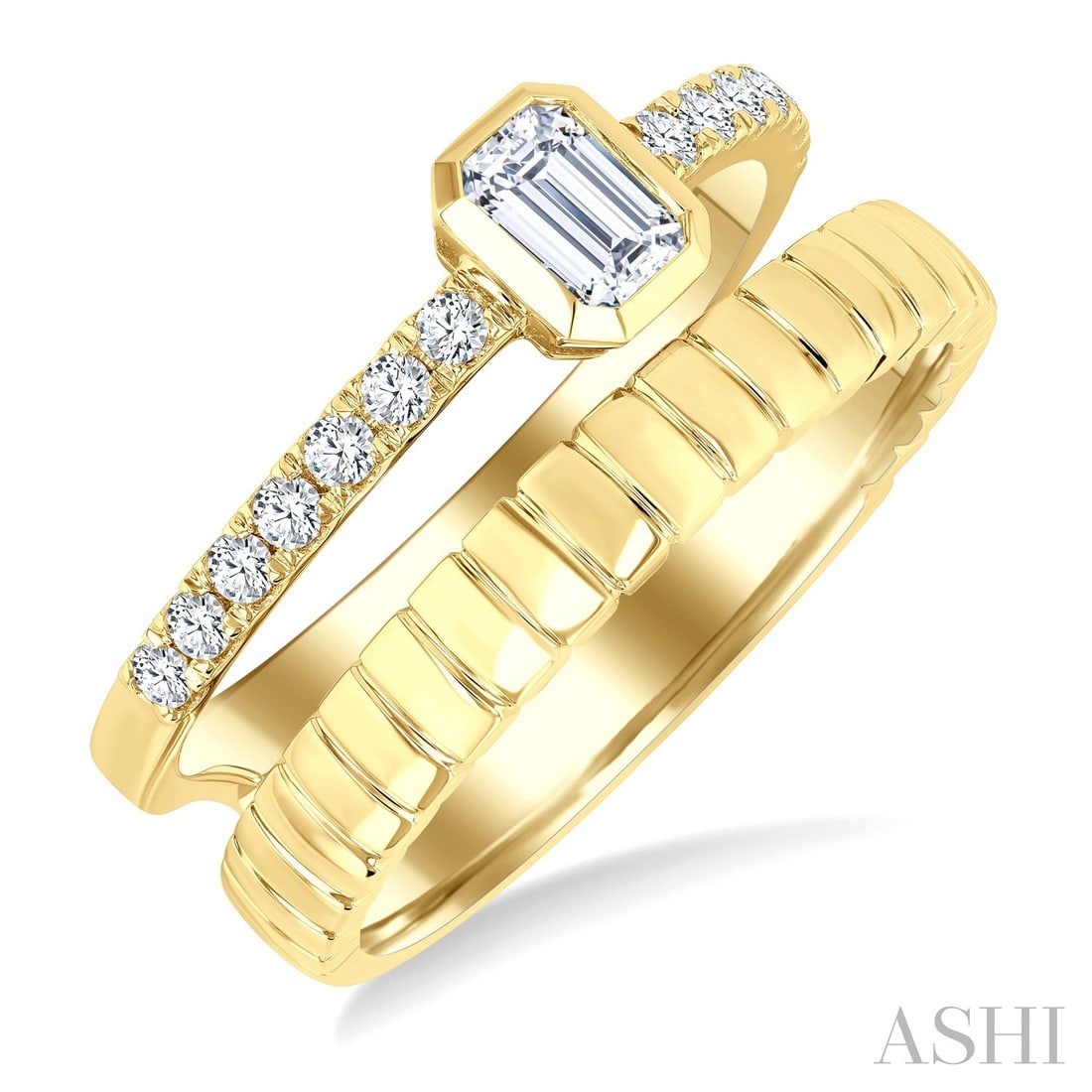 0.50 ctw Emerald and Round Diamond 14K Yellow Gold Ring: Rare and radiant, this exquisite Split Twin Row Bezel Set ring featuring White Diamond offers a touch of the extraordinary. Showcasing the gems in a Split-Shank arrangement, the ring consists of 4.8 g