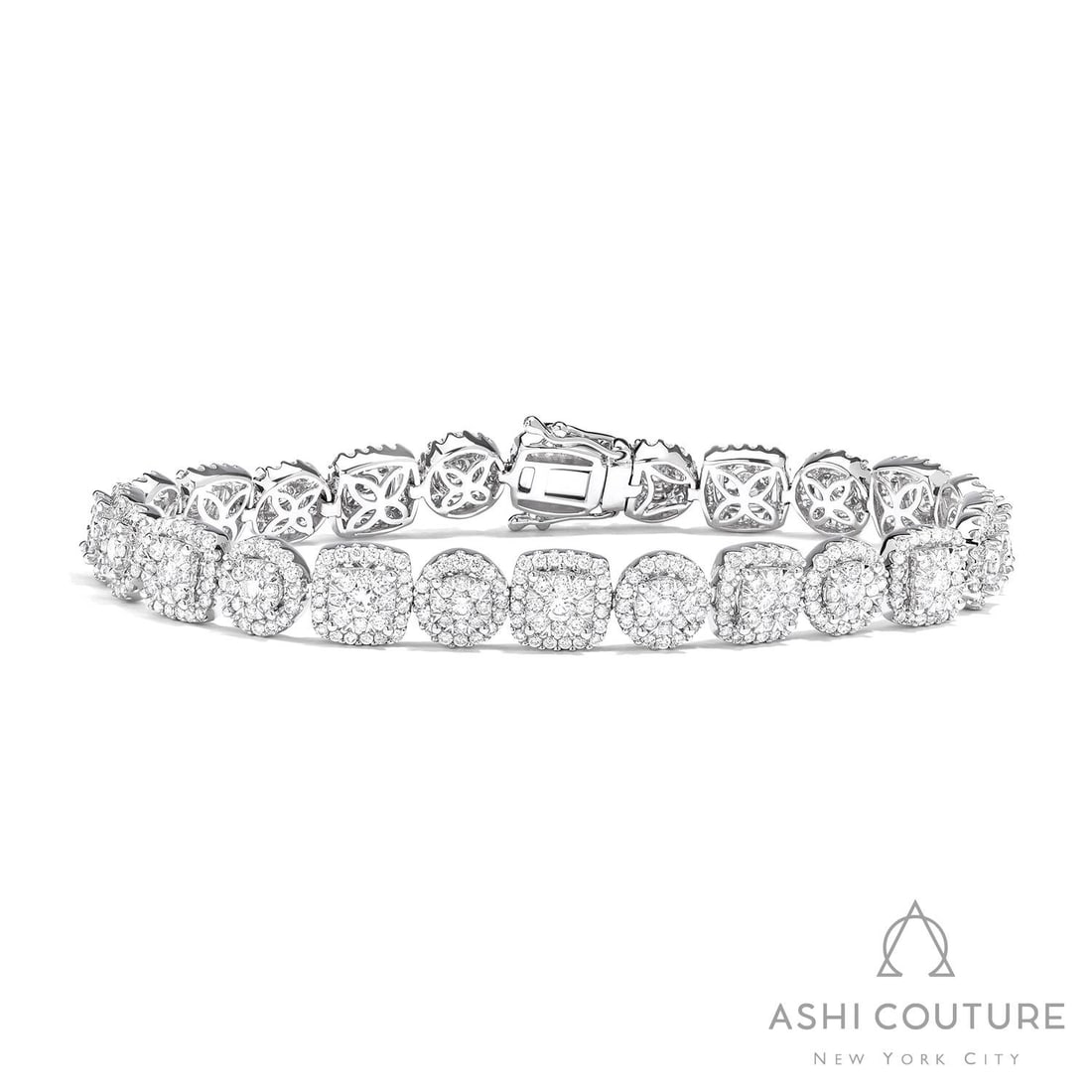 4.64 ctw White Diamond Fiori Alternating 18k White Gold Bracelet: Retail Value: $29,550 Rare and radiant, this stunning Fiori Alternating bracelet featuring White Diamond offers a touch of the extraordinary. The gemstones are nestled within a Cluster framework, supp