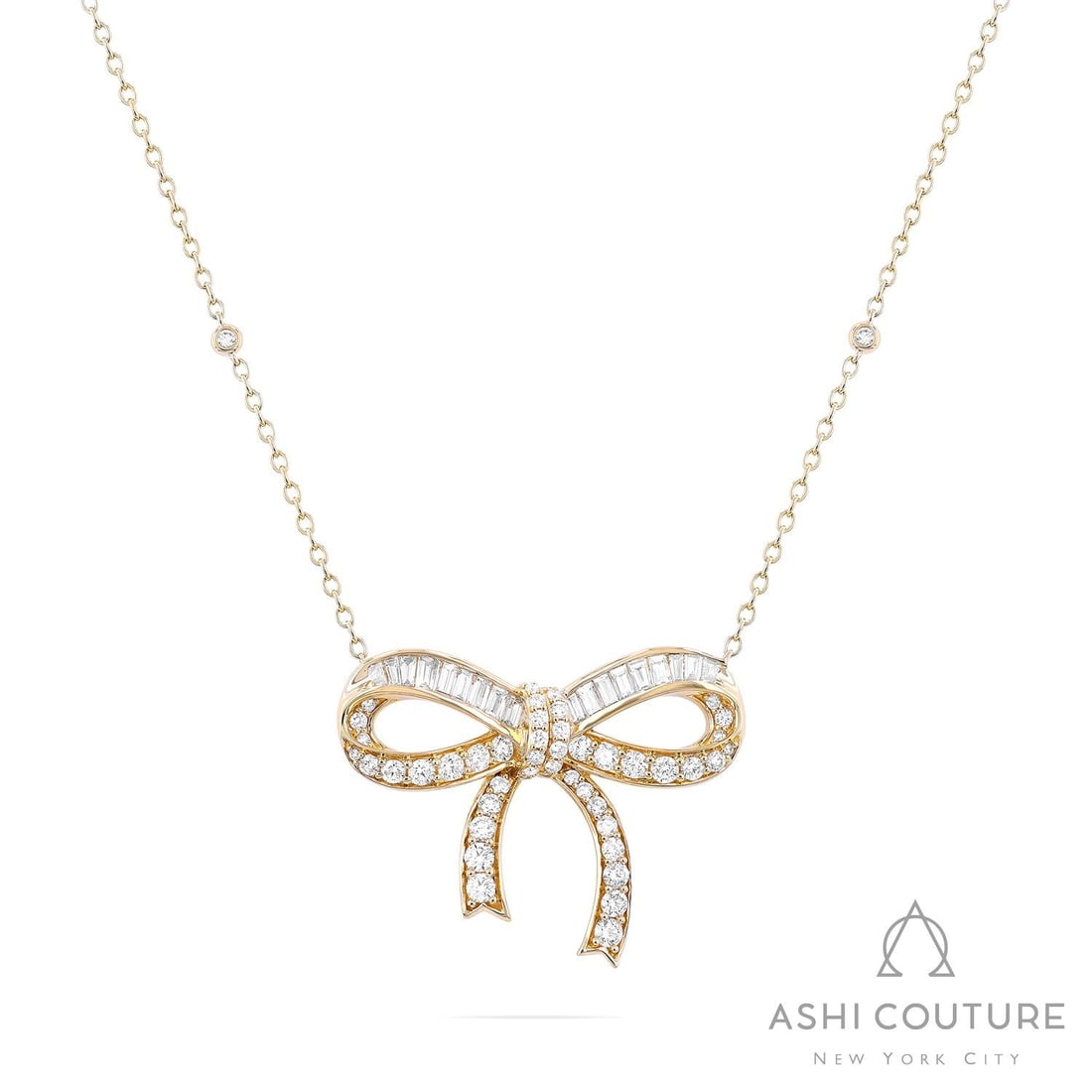 1.72 ctw Baguette & Round Diamond Bow 18K Yellow Gold Pendant: Epitomizing grandeur, this magnificent Bow pendant featuring White Diamond stands as a beacon of refined taste. Showcasing the gems in a Cluster arrangement, the pendant consists of 7.65 grams of 18K 