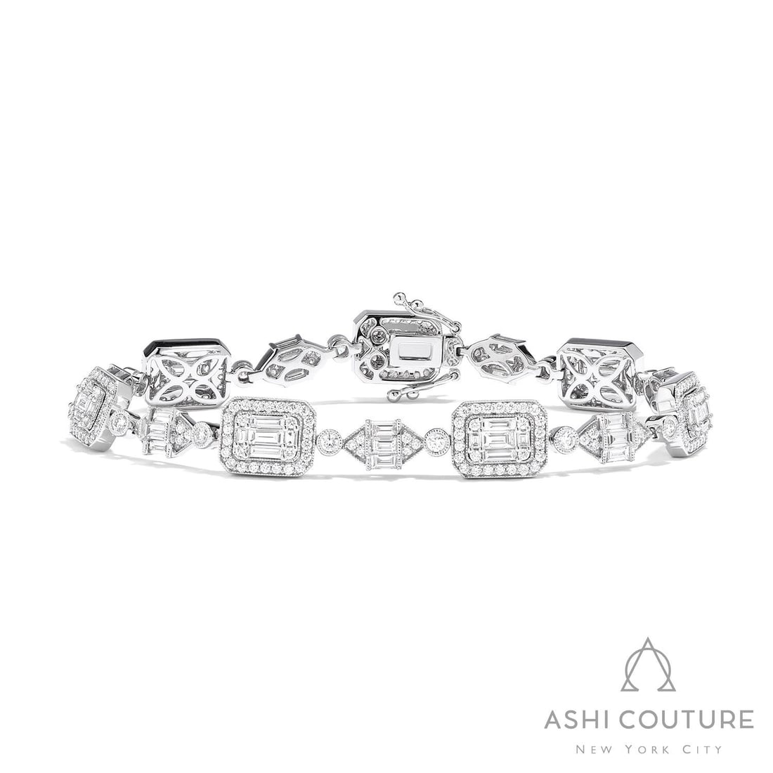 Empress 4.35 ctw White Diamond Baguette 18K White Gold Link Bracelet: Exuding opulence and grace, this magnificent Vintage Baguette bracelet featuring White Diamond is crafted for the distinguished. Crafted with precision, the Cluster setting is seamlessly integrated in