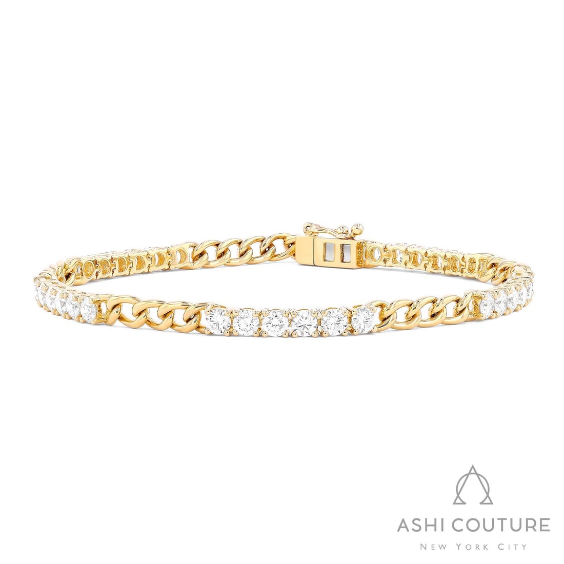 3.15 ctw White Diamond Link 18K Yellow Gold Bracelet: Retail Value: $17,430 Captured in a moment of brilliance, this magnificent Linq Link bracelet featuring Natural Diamonds speaks to the connoisseur. Showcasing the gems in a Shared Prong arrangement, t