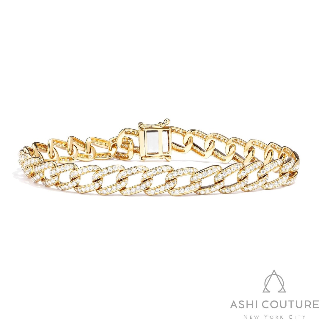 2.98 ctw White Diamond Linq Wide Link 18k Yellow Gold Bracelet: Retail Value: $19,215 Rare and radiant, this exquisite Wide Link bracelet featuring White Diamond offers a touch of the extraordinary. Expertly mounted in a Pave setting, the bracelet is crafted in 16