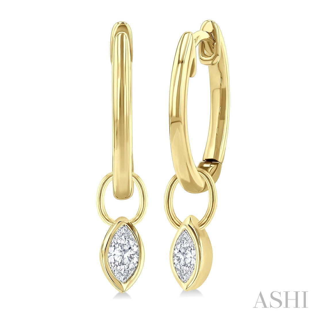 0.30 ctw Diamond 14K Yellow Gold Huggie Earrings: An exquisite masterpiece of haute joaillerie, this elegant Bezel Set pair of earrings featuring White Diamond is a true treasure. Crafted with precision, the Bezel setting is seamlessly integrated int
