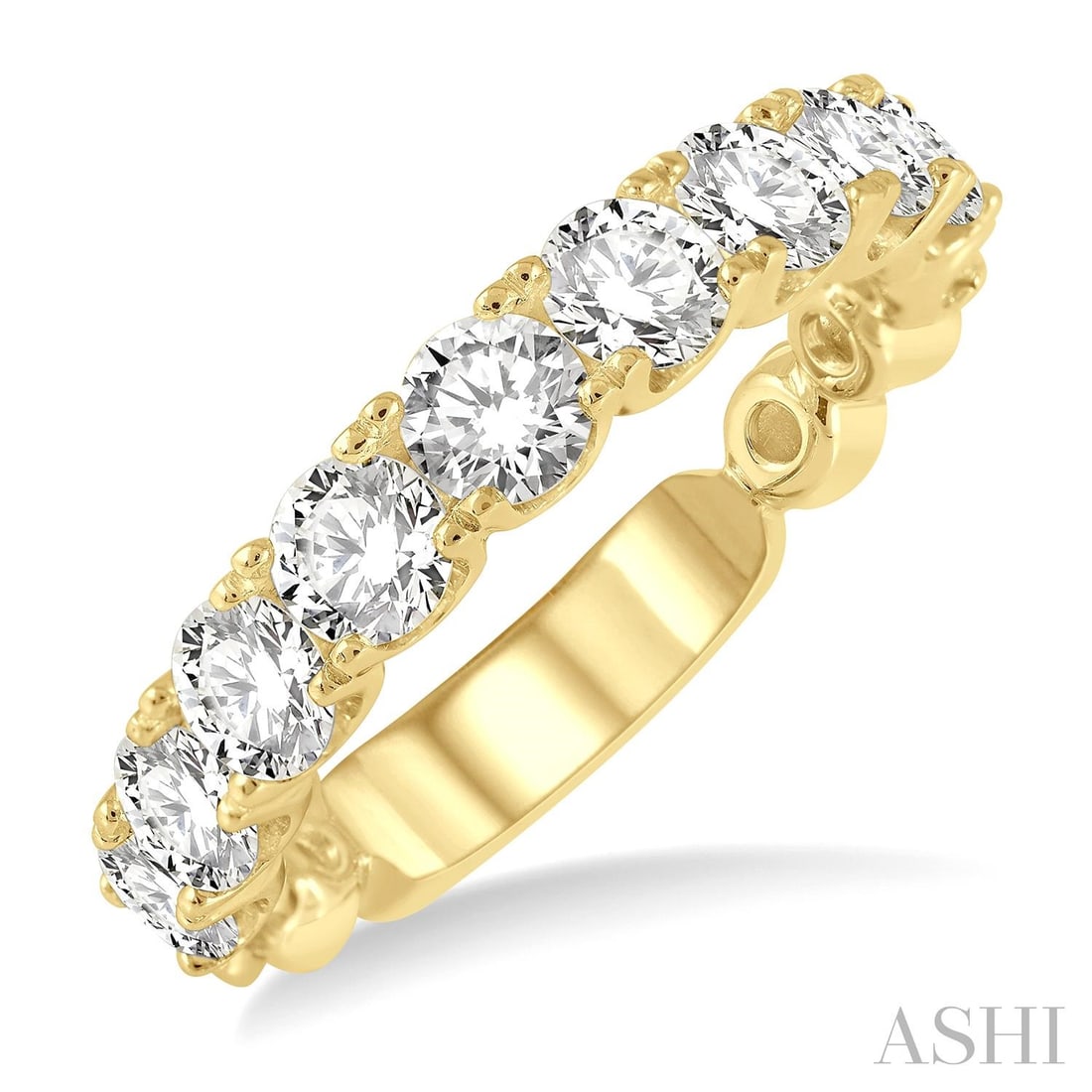 2.00 ctw Lattice Round Diamond 14K Yellow Gold Band Ring: Epitomizing grandeur, this magnificent Lattice band ring featuring White Diamond stands as a beacon of refined taste. Crafted with precision, the Band setting is seamlessly integrated into 3.8 grams o