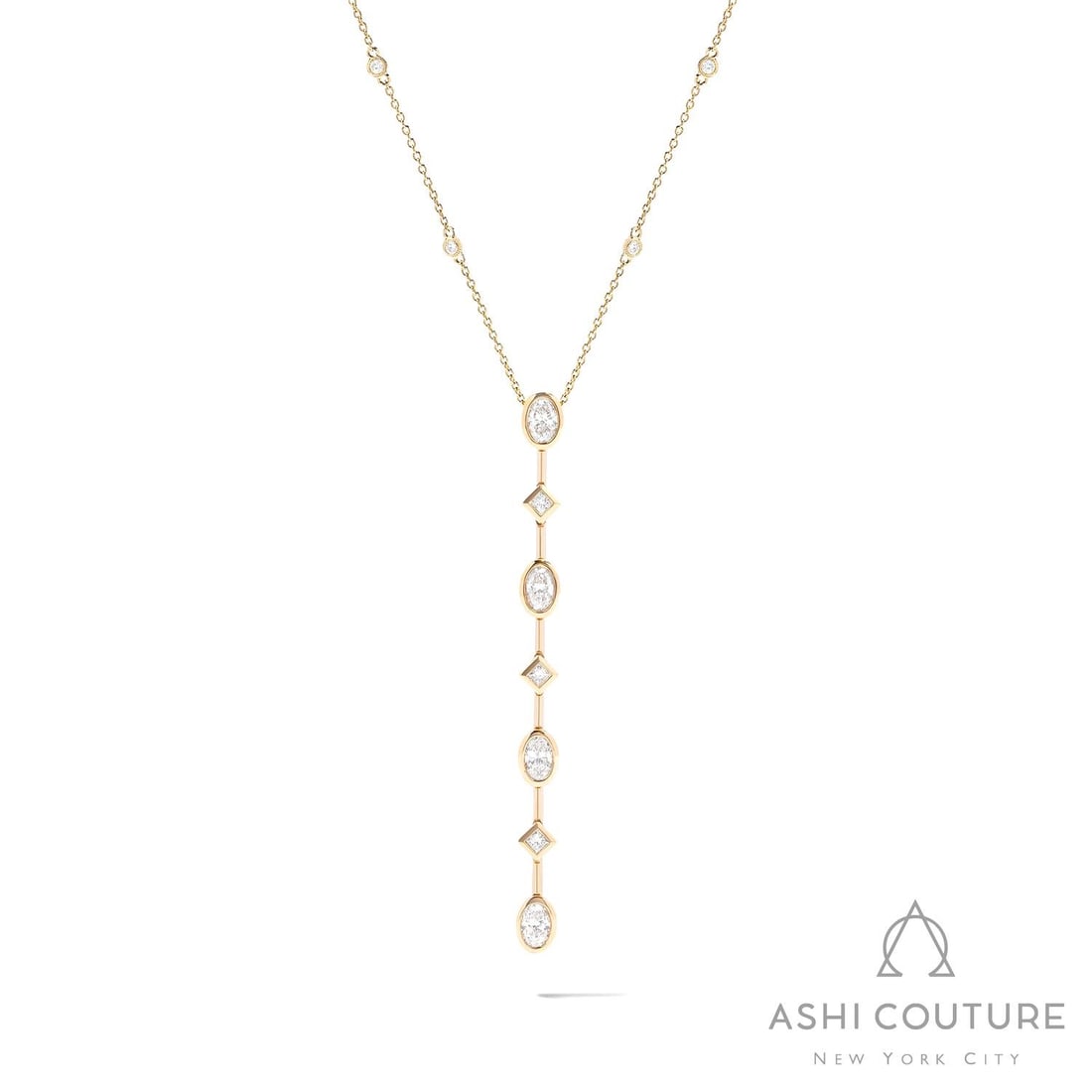 1.57 ctw Diamond Oval Princess Bar 18K Yellow Gold Pendant: A symphony of light and color, this magnificent Bar necklace featuring White Diamond embodies the pinnacle of luxury. Securely held in a classic Drop/Bar Pendant design, the necklace is forged from 3.