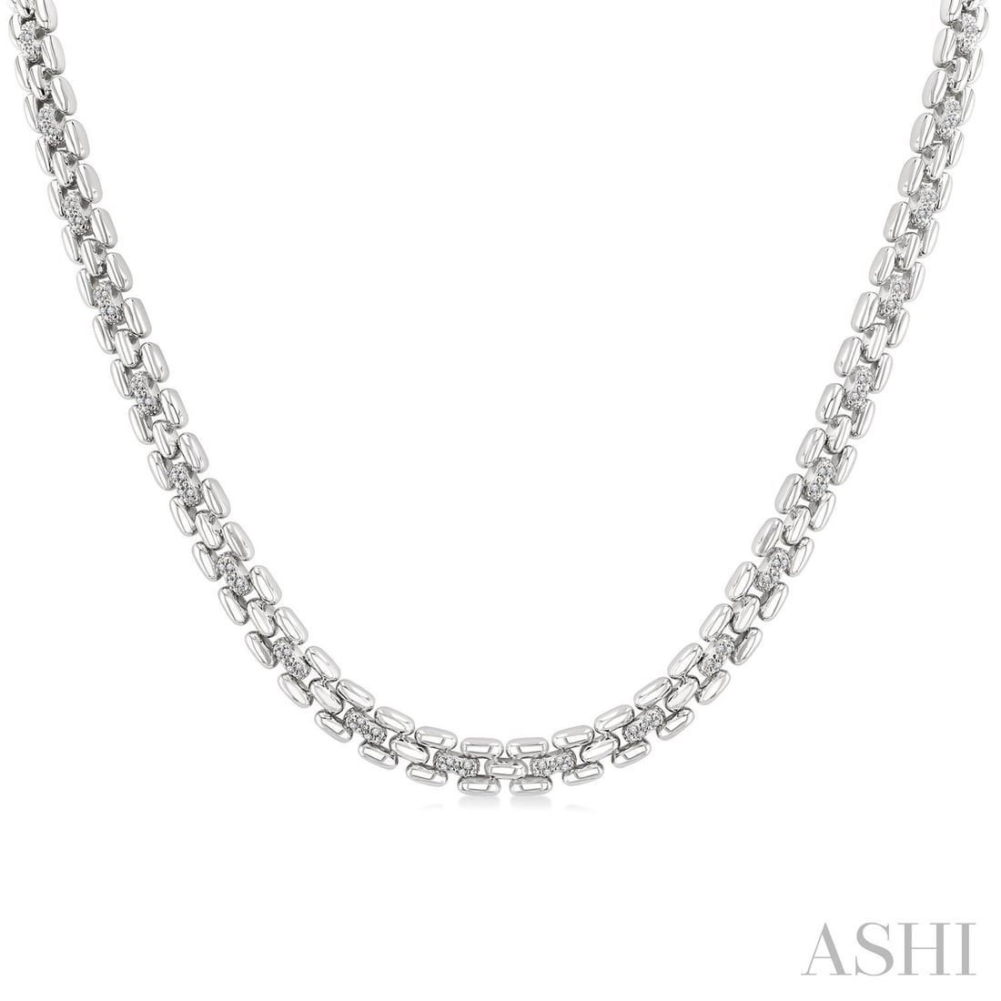 18 inch 0.24 ctw White Diamond Sterling Silver Necklace: Exuding opulence and grace, this elegant Panther Link necklace featuring White Diamonds is crafted for the distinguished. Showcasing the gems in a Link Chain arrangement, the necklace consists of 38.7