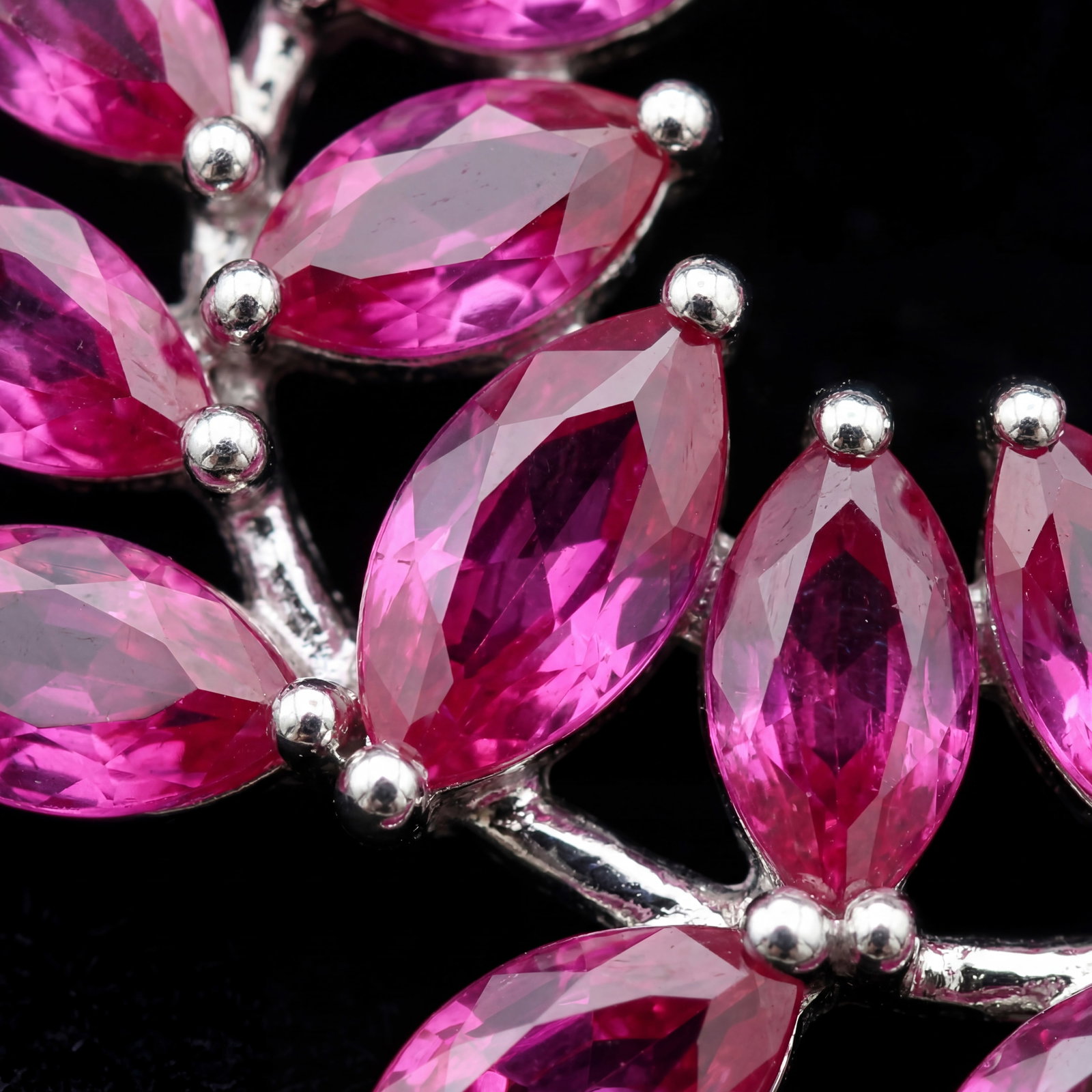 6.7 ctw Ruby Leaf Platinum Earrings - 5