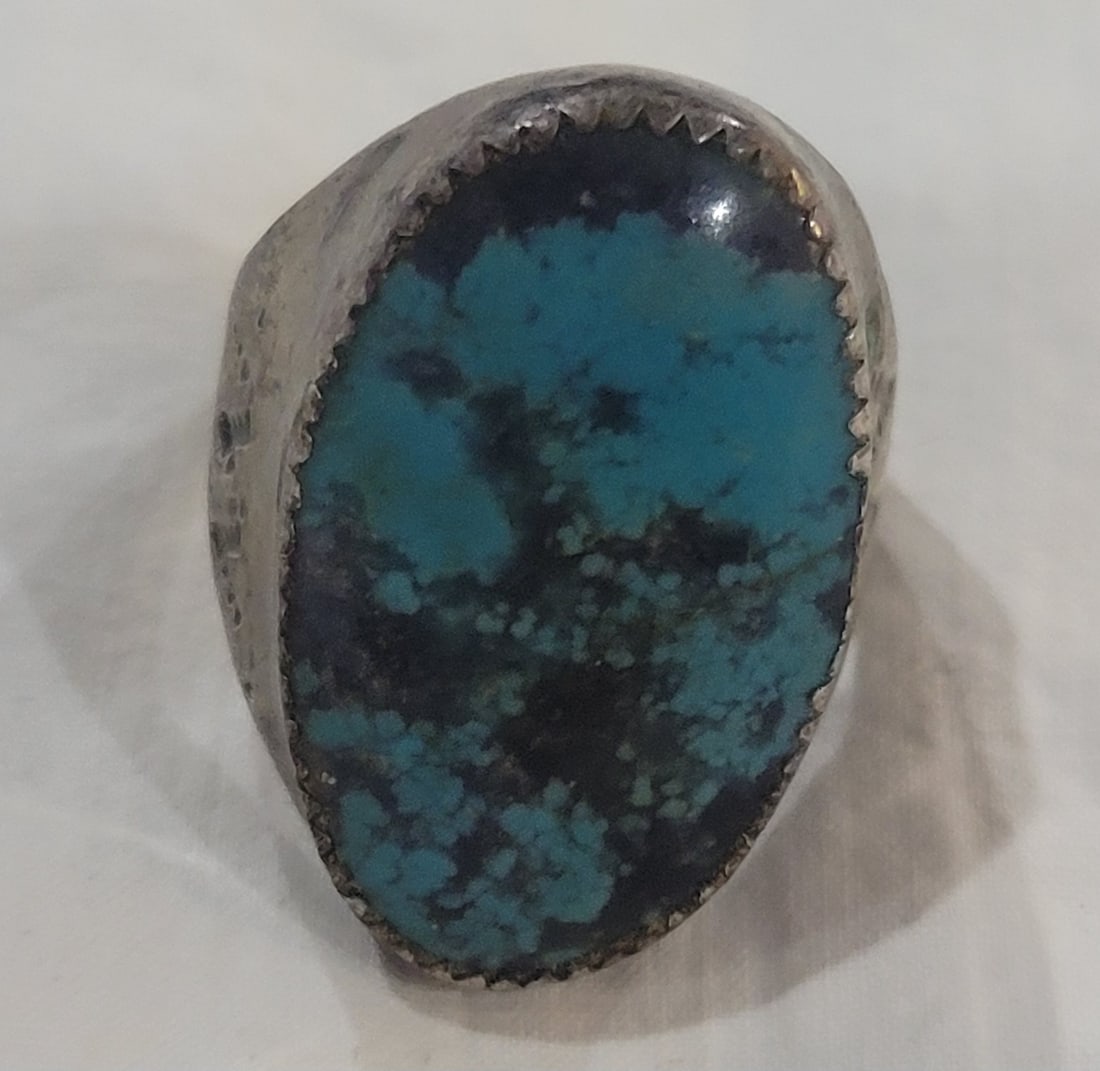 Vintage Native American Sterling Silver Ring with Turquoise Stone (1 of 5)