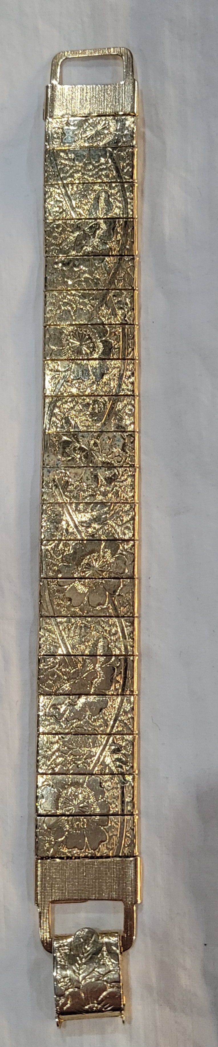 Vintage Sarah Coventry gold-tone panel bracelet (1 of 5)
