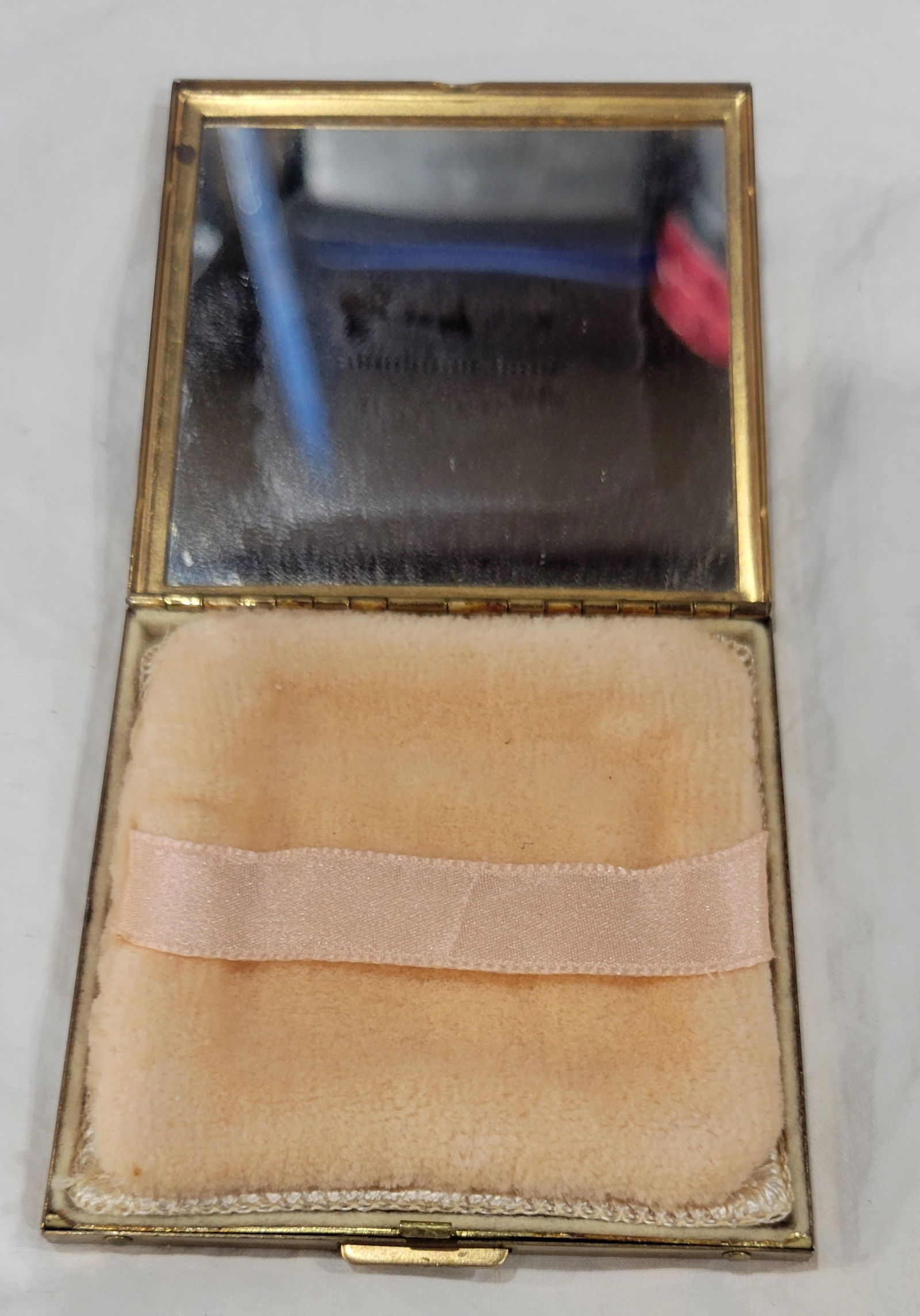 Vintage Make-up Compact - 3