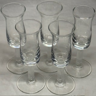 Set of 5 Stemmed Cordial Glasses: set of 5 small stemmed glasses, perfect for cordials, aperitifs, or dessert drinks.