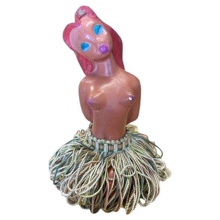 Nude Mid-century Pin Up Hula Girl Art Pottery Bust w/ Yarn Skirt: Original art pottery Mid-century pin-up nude hula girl bust with hot pink Hair and a multi-colored yarn skirt. The figurine showcases intricate details, and the artist captures the playful essence of