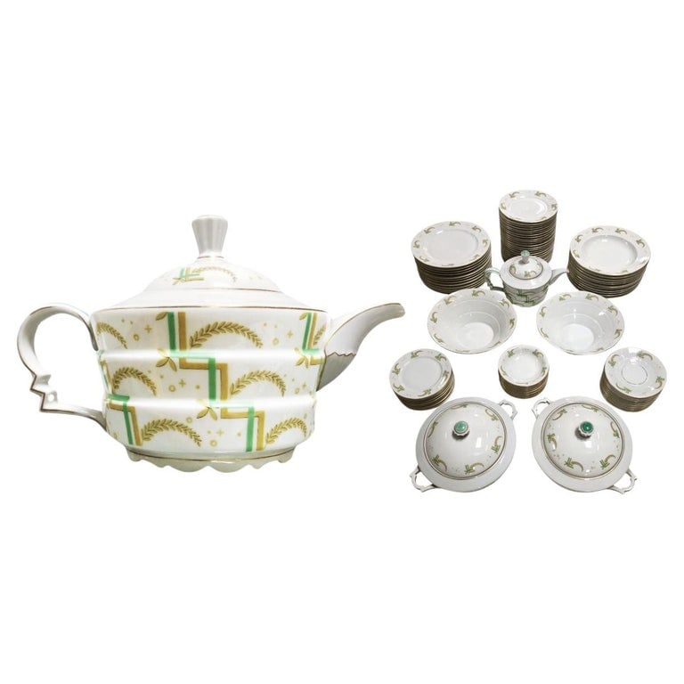 Vintage Rosenthal Madeleine 87 Piece Dinner and Tea Set: This is a vintage 87 piece set of Rosenthal Madeline dinnerware and tea set from 1931 in Germany featuring a lively art deco design and a 24k gold rimThis set includes:+ 12 Dinner Plates (10"Dia x.625