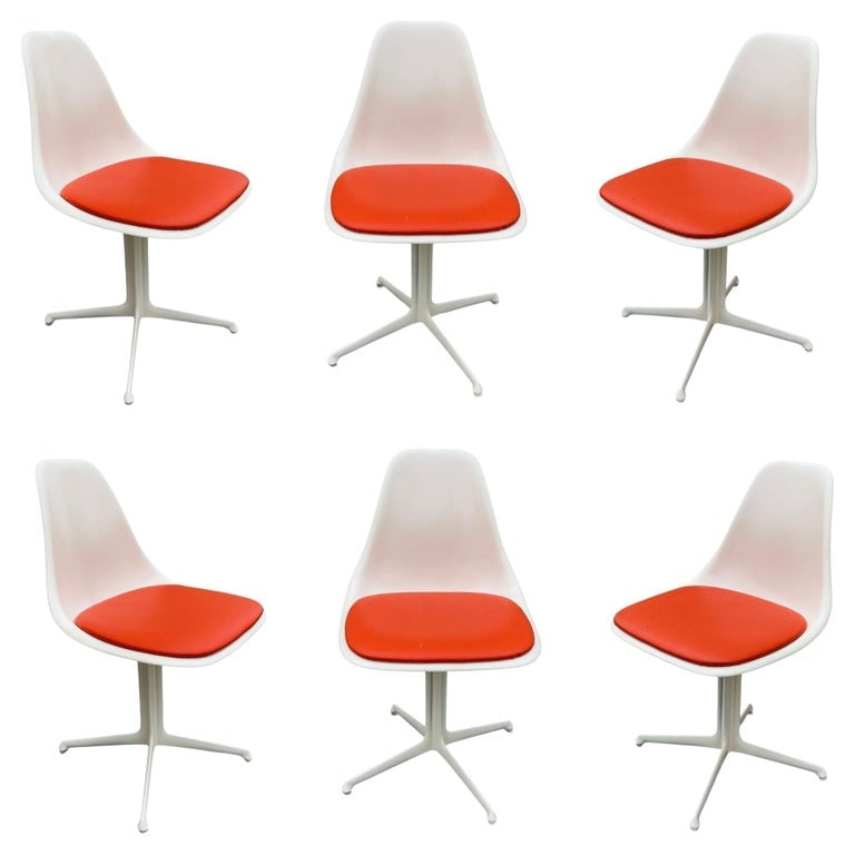 Set of 6 Mid-Century Tulip Side Chair Model 103 by Maurice Burke for Arkana: The Tulip Chair 103 (and the Tulip Chair 115/116), designed by Maurice Burke of Dallas, Texas, for Arkana, are the bedrock of Star Trek. The Burke Tulip chairs are the first cousins of Saarinen’s Tu