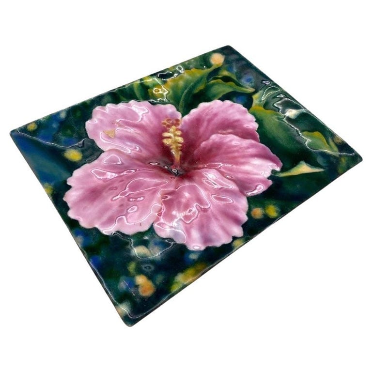 Bonne Couleur Electroforming CloisonnÃ© Hibiscus Decorative Plate: Vibrant and richly detailed, this unsigned Bonne Couleur electroforming cloisonné decorative plate features a bold pink hibiscus in full bloom. The glossy enamel surface enhances its three-dimensiona