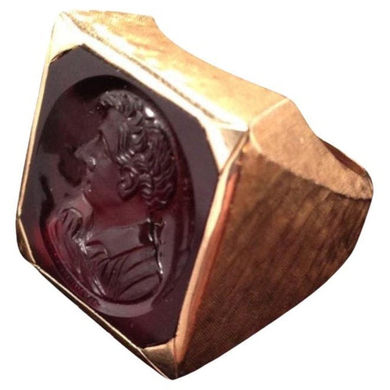 Gold Men's Ring with Intaglio Portrait in Carnelian (1 of 4)