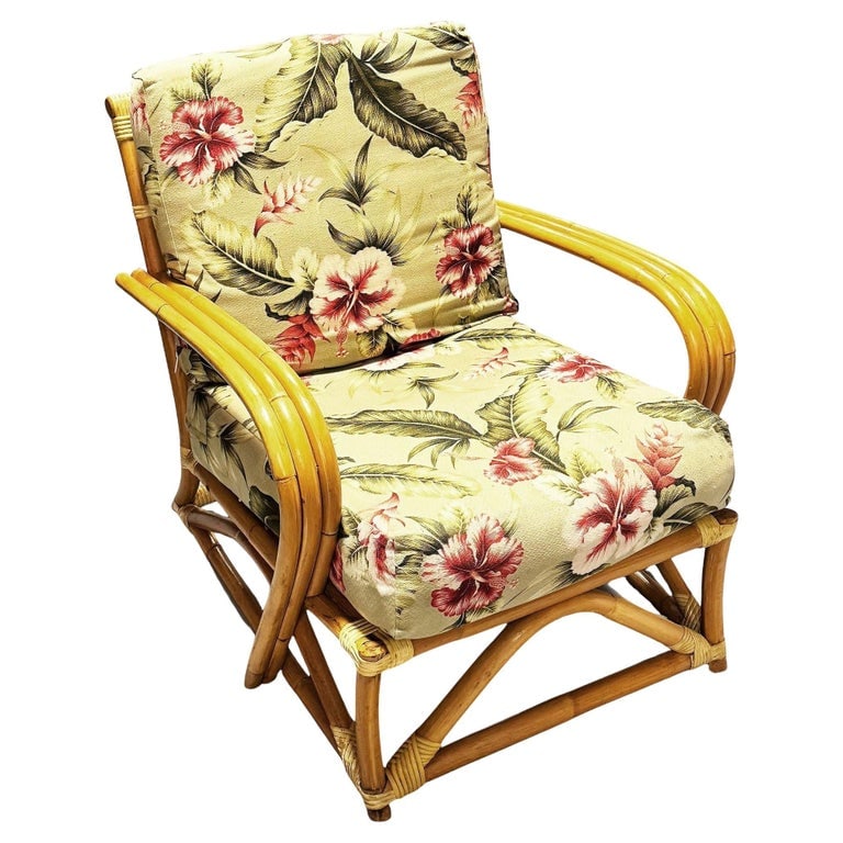 Restored MCM Blond 1949er Rattan 3-Strand Lounge Chair by Heywood Wakefield: This beautifully restored three-strand "1949er" rattan living-room lounge chair by Heywood Wakefield features decorative arched U arms and an arched base. It features coastal styling blending vintage 