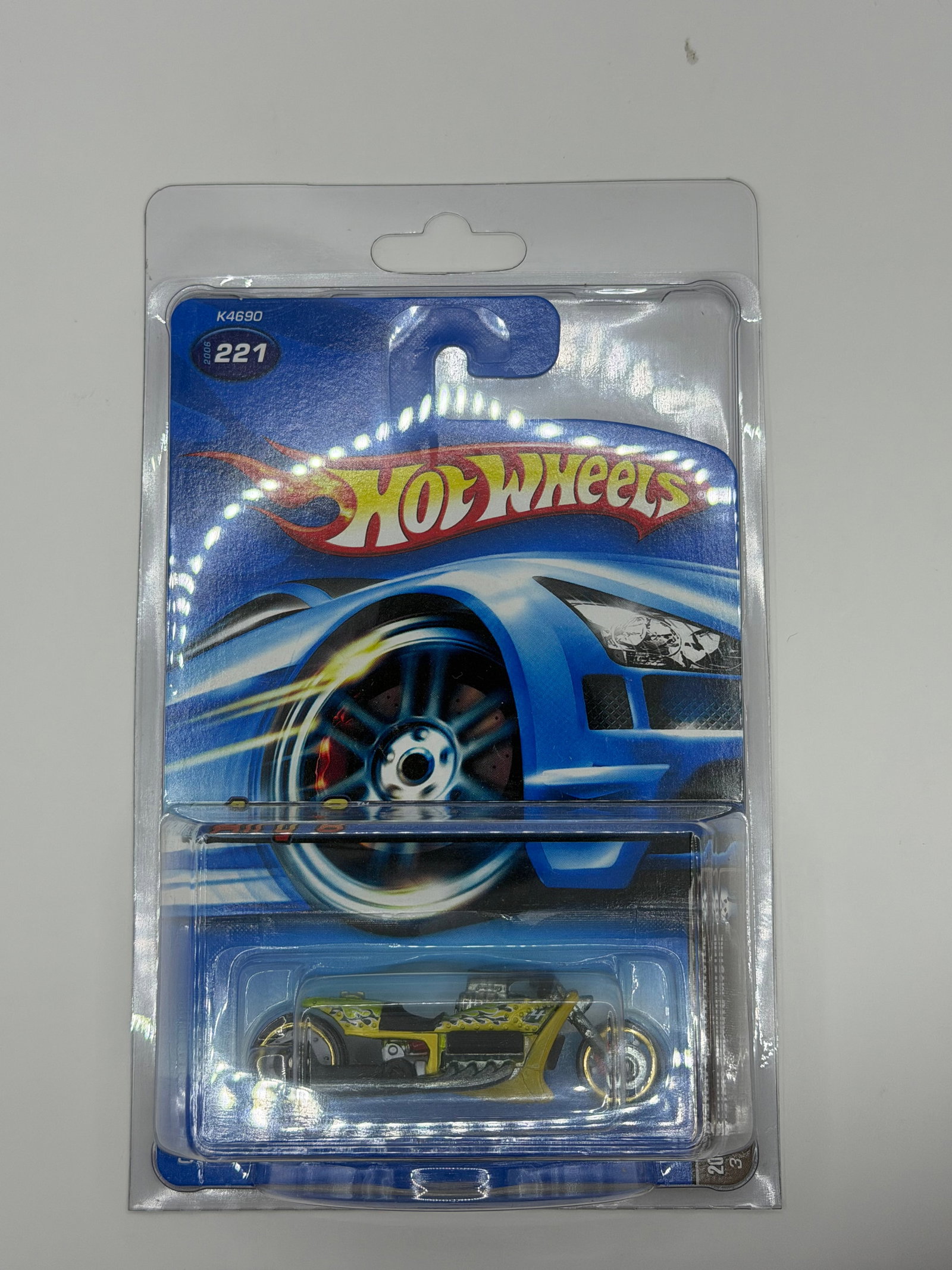 Hot Wheels 2006 Mystery Car 3/5 Airy 8 (1 of 2)