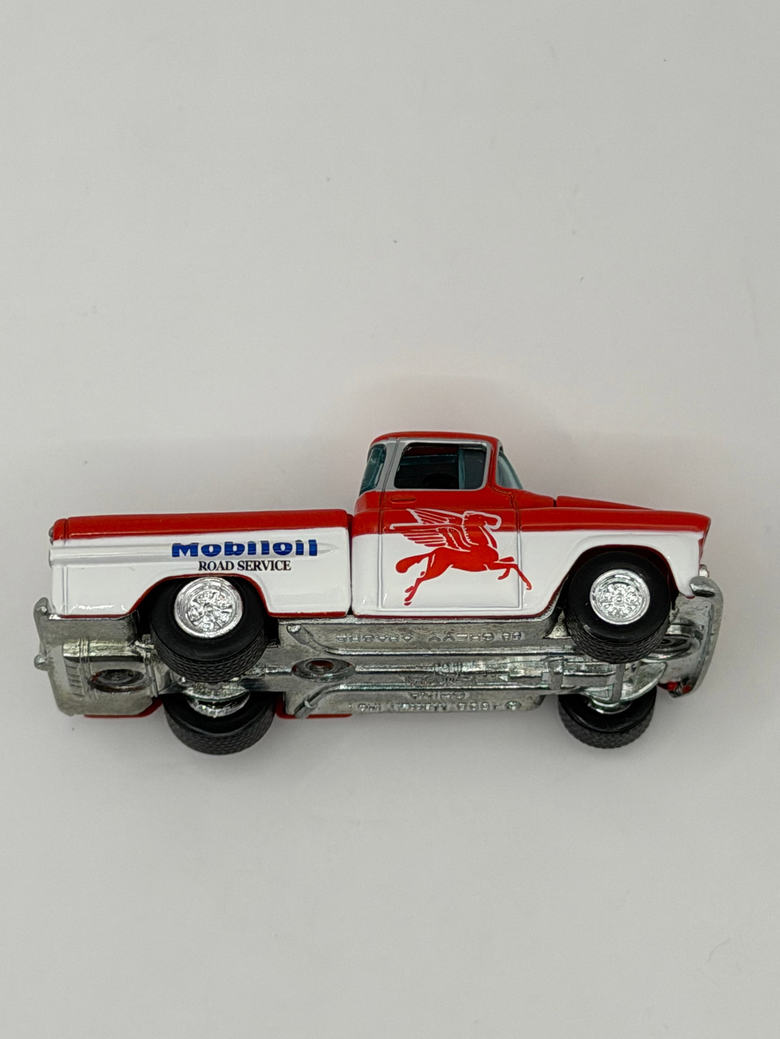 Hot Wheels RLC Mobiloil Chevy Apache 1958 - 4