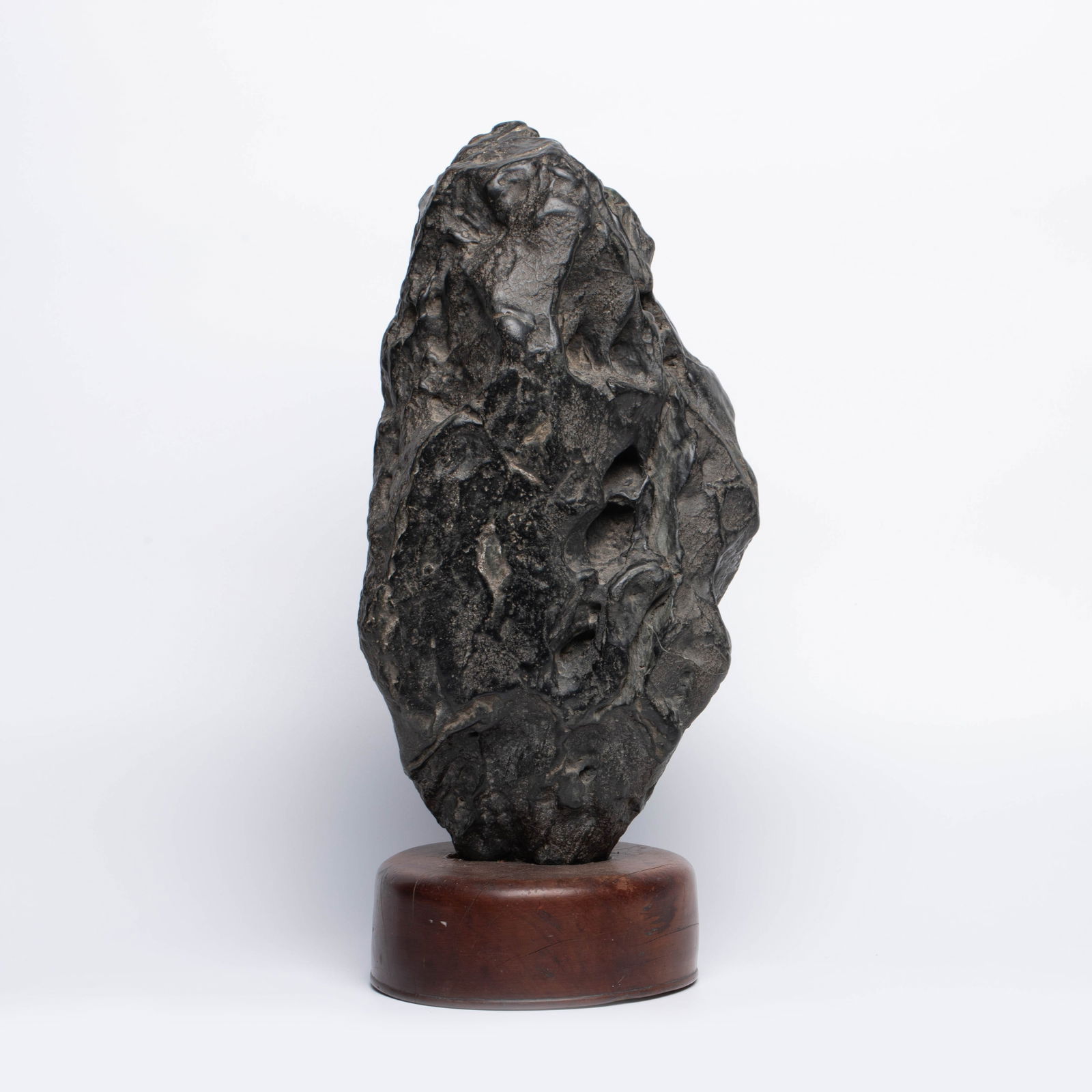 Qing Dynasty Lingbi offering stone: Qing Dynasty Lingbi offering stone