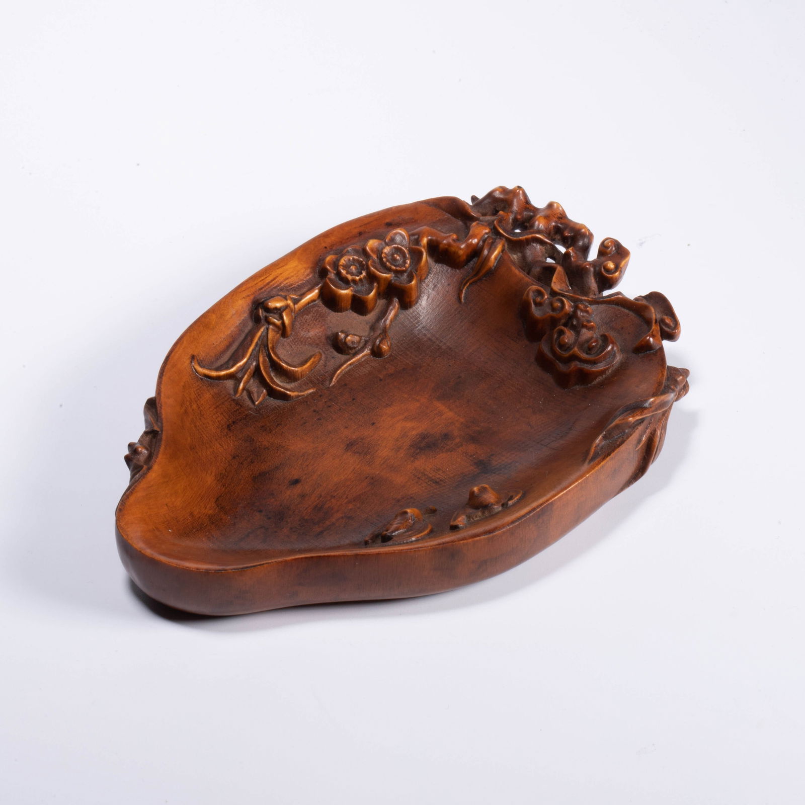 Boxwood brush washer carved with cloud and bat motifs: Boxwood brush washer carved with cloud and bat motifs