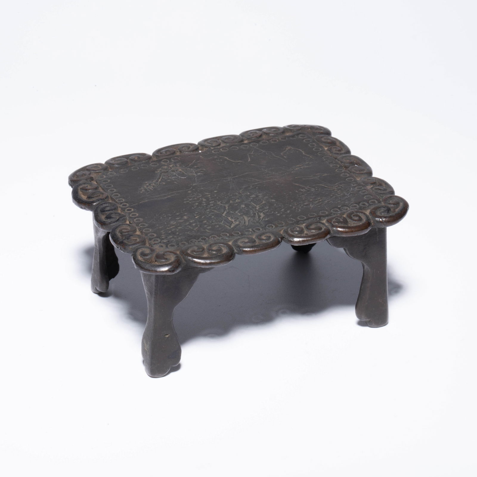 Three archaic bronze scholar’s objects - 5