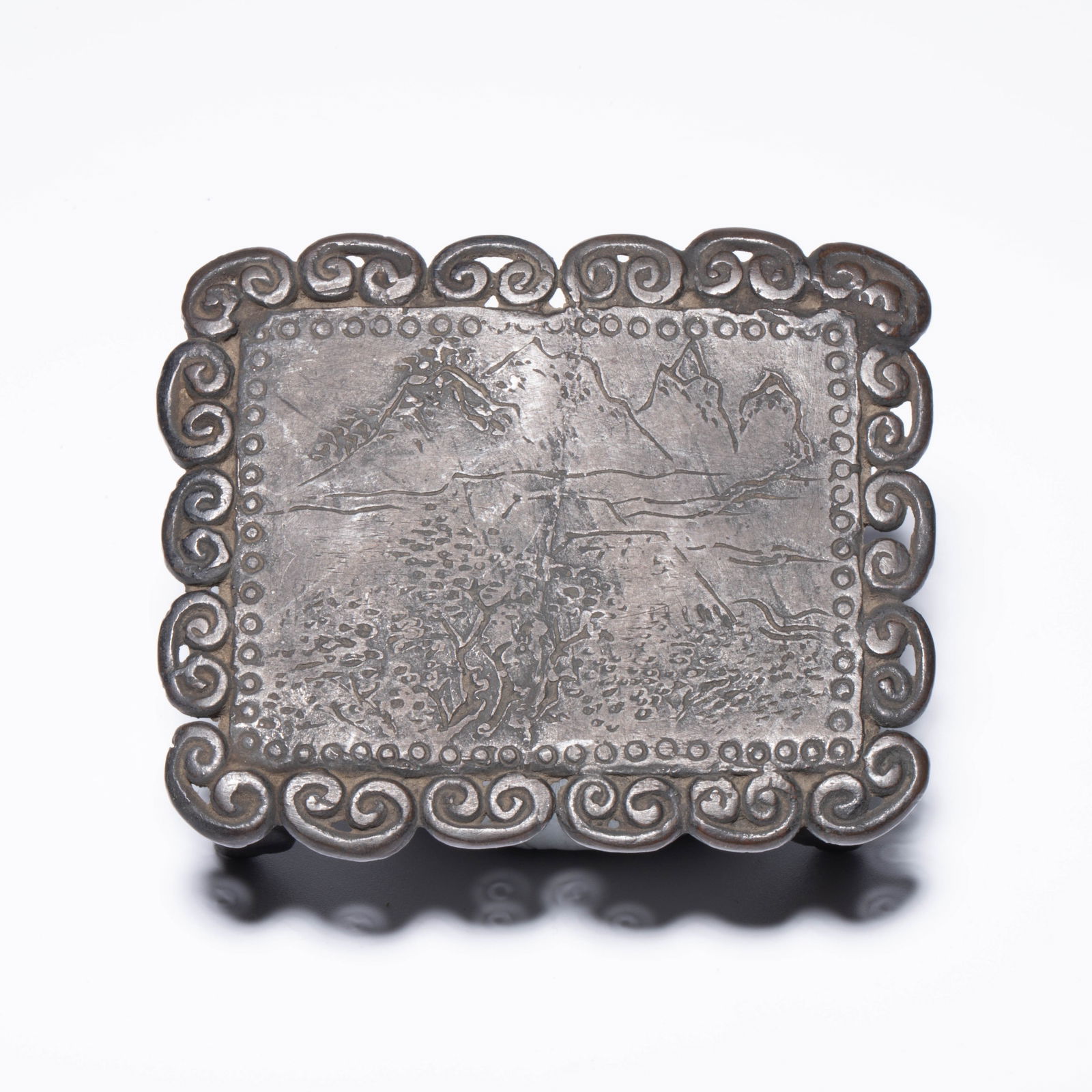 Three archaic bronze scholar’s objects - 7