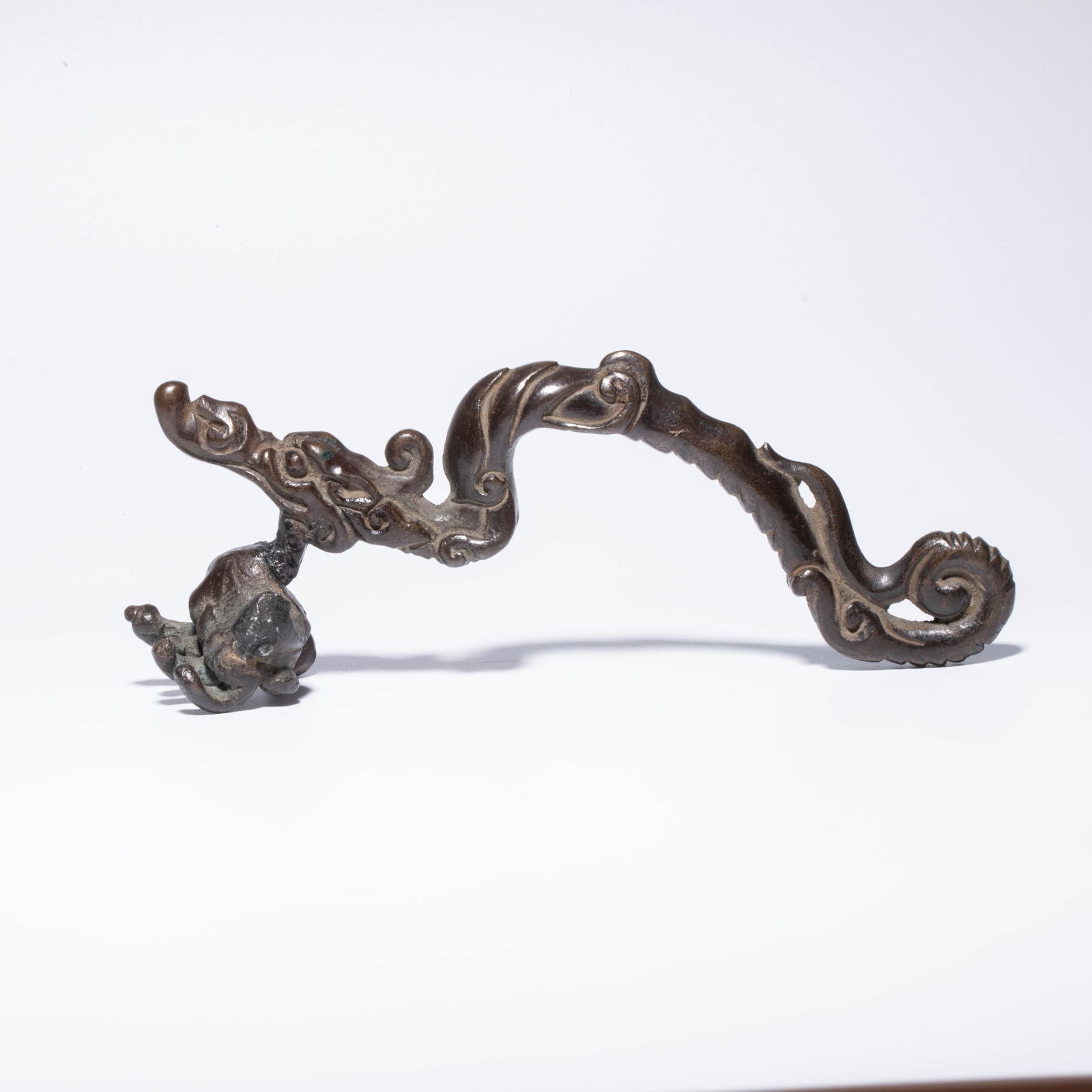 Three archaic bronze scholar’s objects - 9