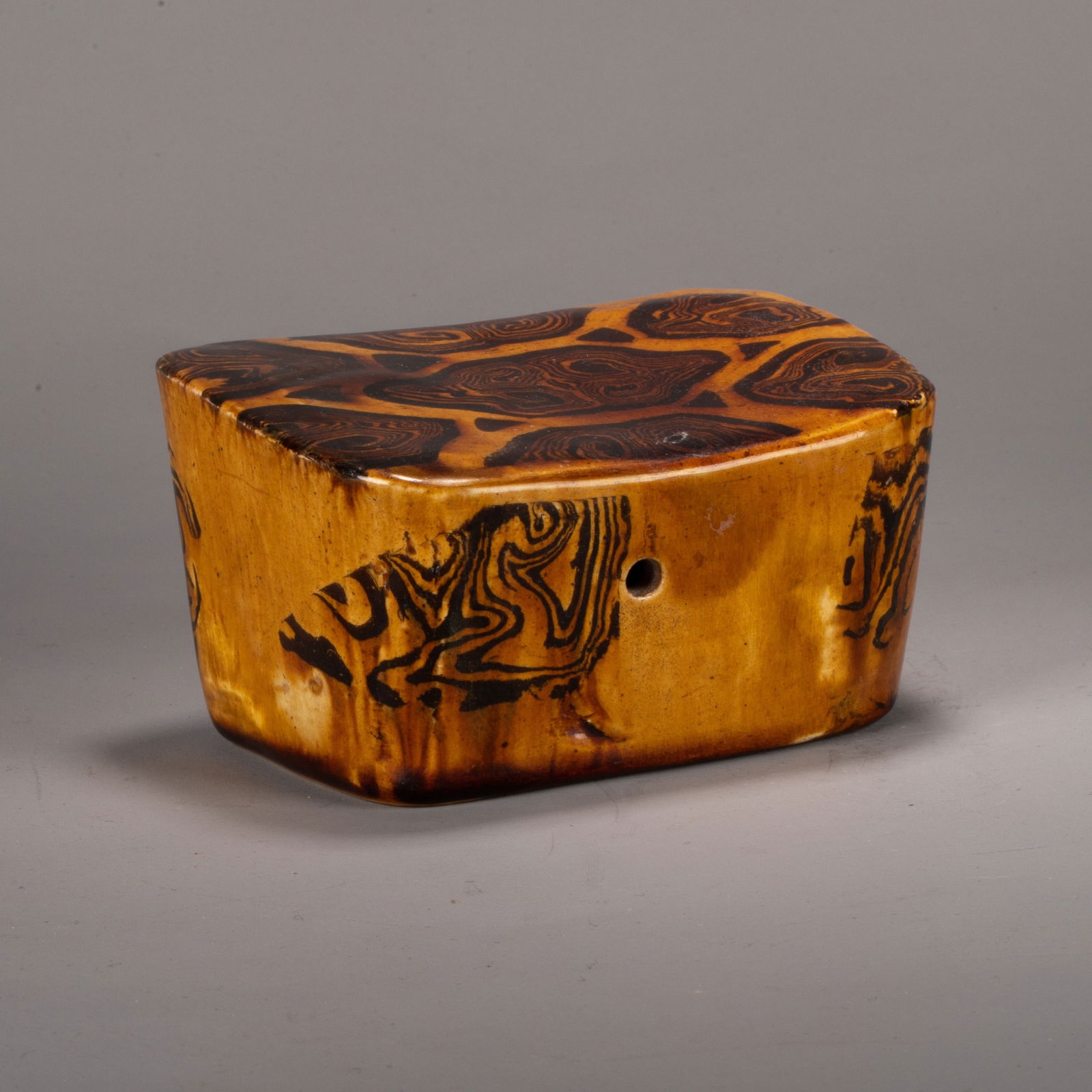 Tang Dynasty carved-body pillow (1 of 7)