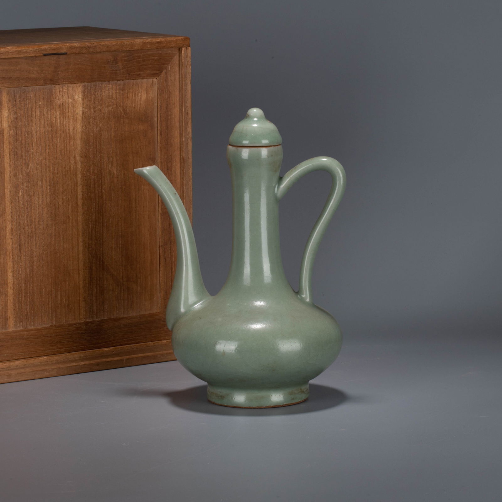 Southern Song Longquan Celadon Ewer: Southern Song Longquan Celadon Ewer