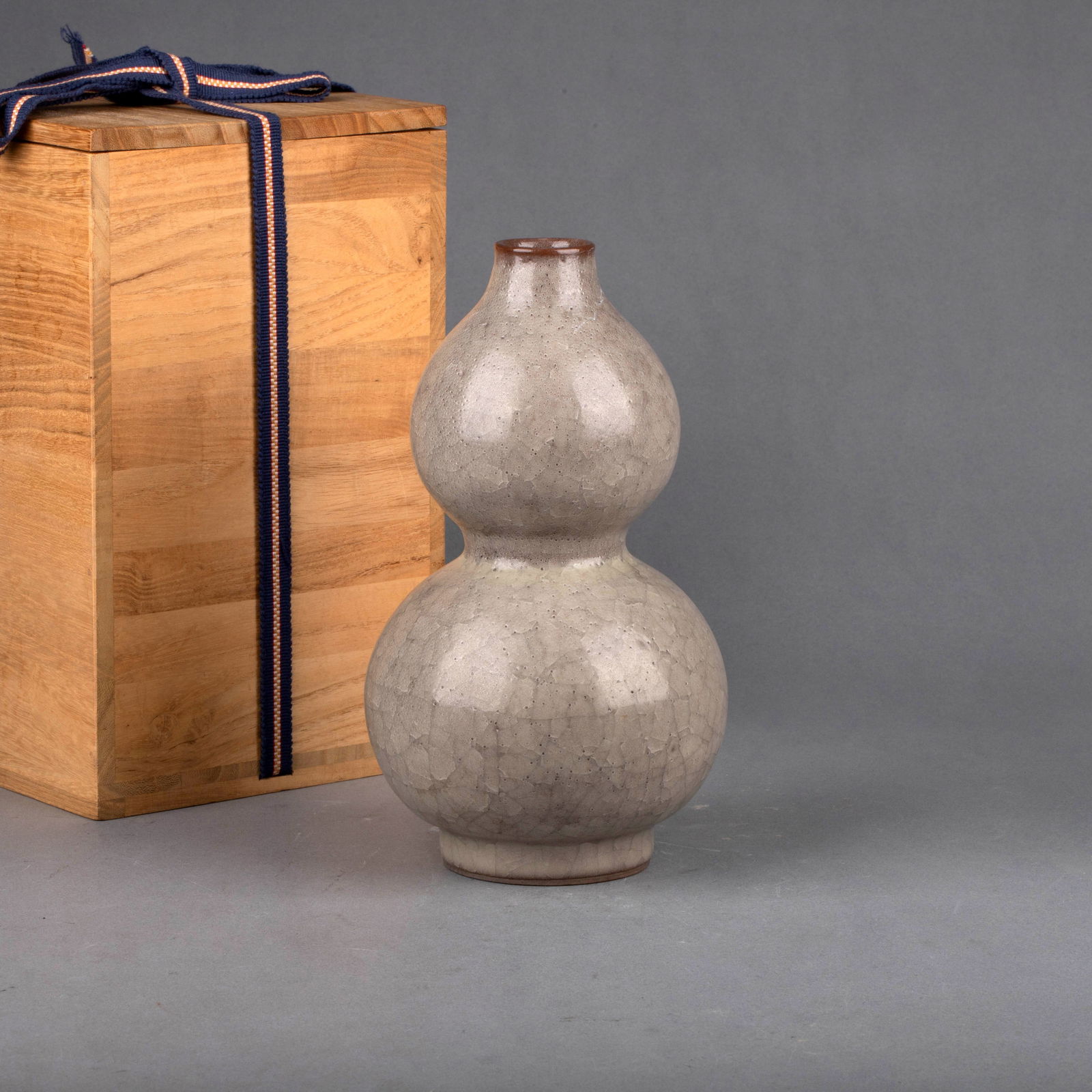 Southern Song Guan Kiln Double-Gourd Bottle (1 of 6)