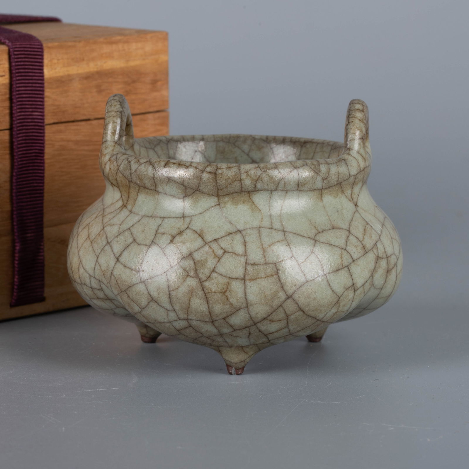 Song Dynasty Ning Kiln Tripod Censer (1 of 8)