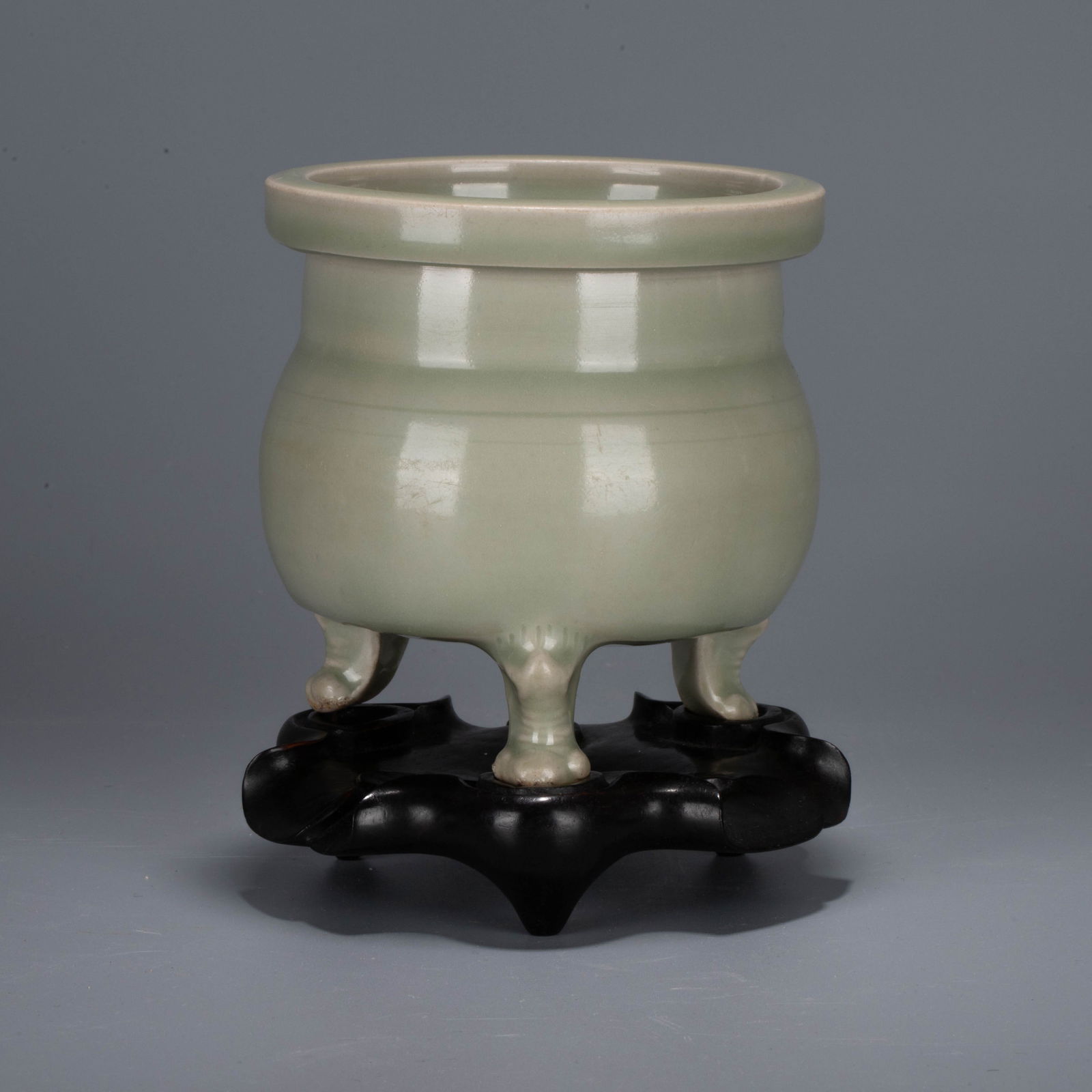 Song Dynasty Yaozhou Celadon Incense Burner (1 of 6)