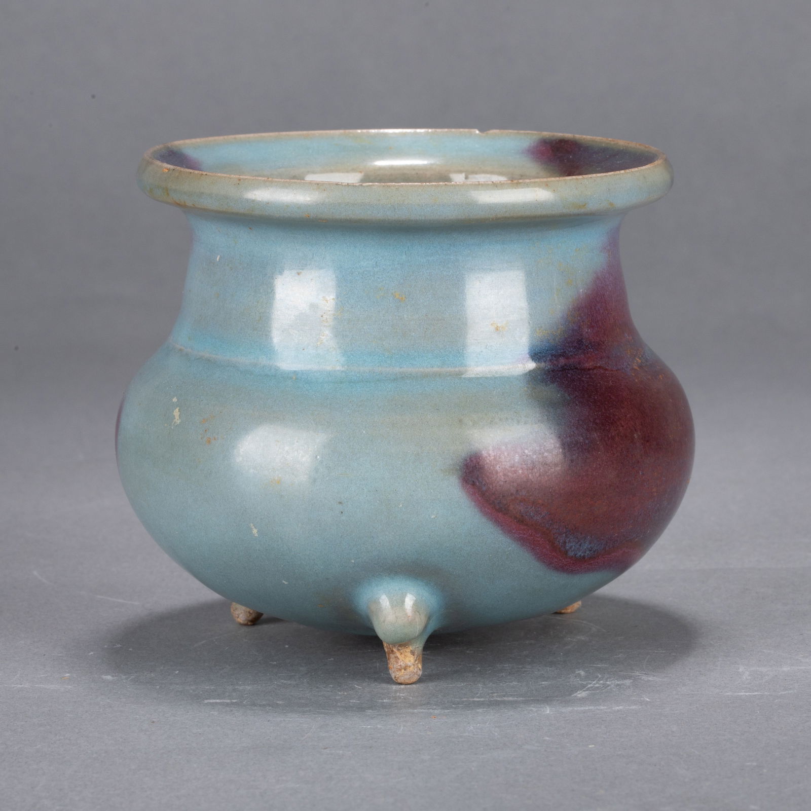 Song Dynasty Gold-glazed Jun Kiln Tripod Censer (1 of 6)