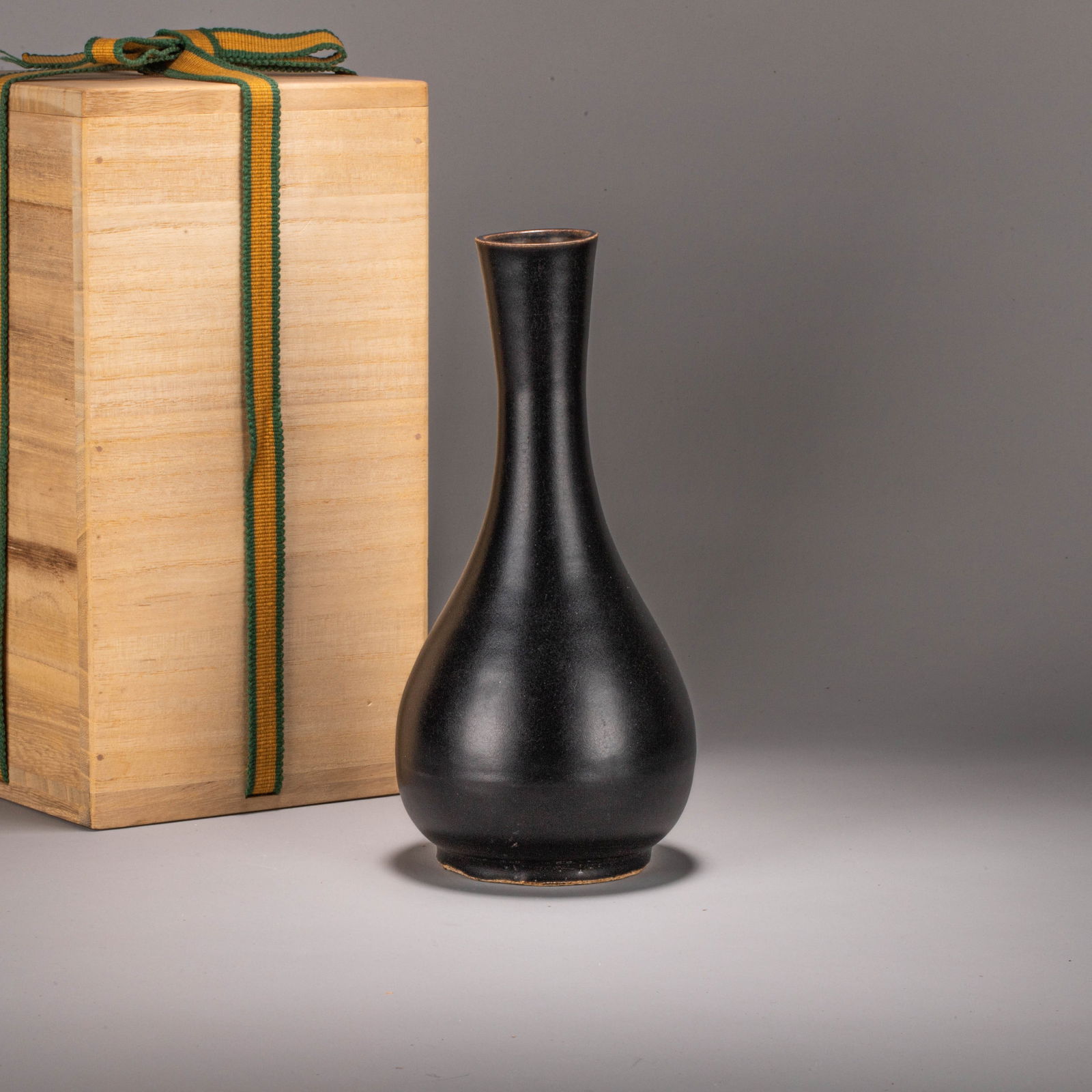 Song Dynasty Jizhou Kiln Flower Vase (1 of 7)