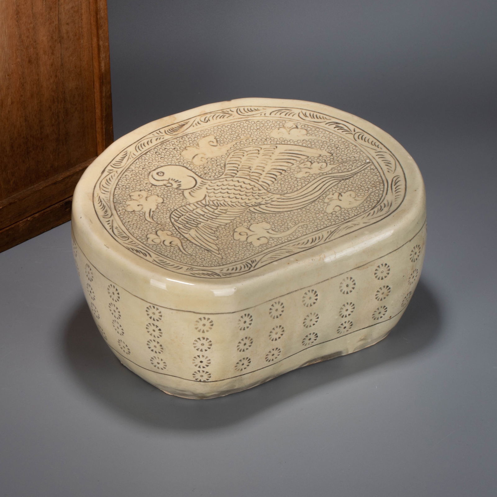 Song Dynasty Cizhou Kiln Parrot-pattern Pillow (1 of 6)