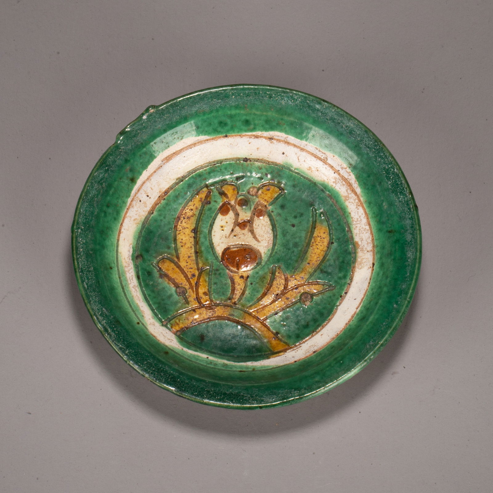 Yuan Dynasty Sancai Glazed Dish with Floral Design: Yuan Dynasty Sancai Glazed Dish with Floral Design