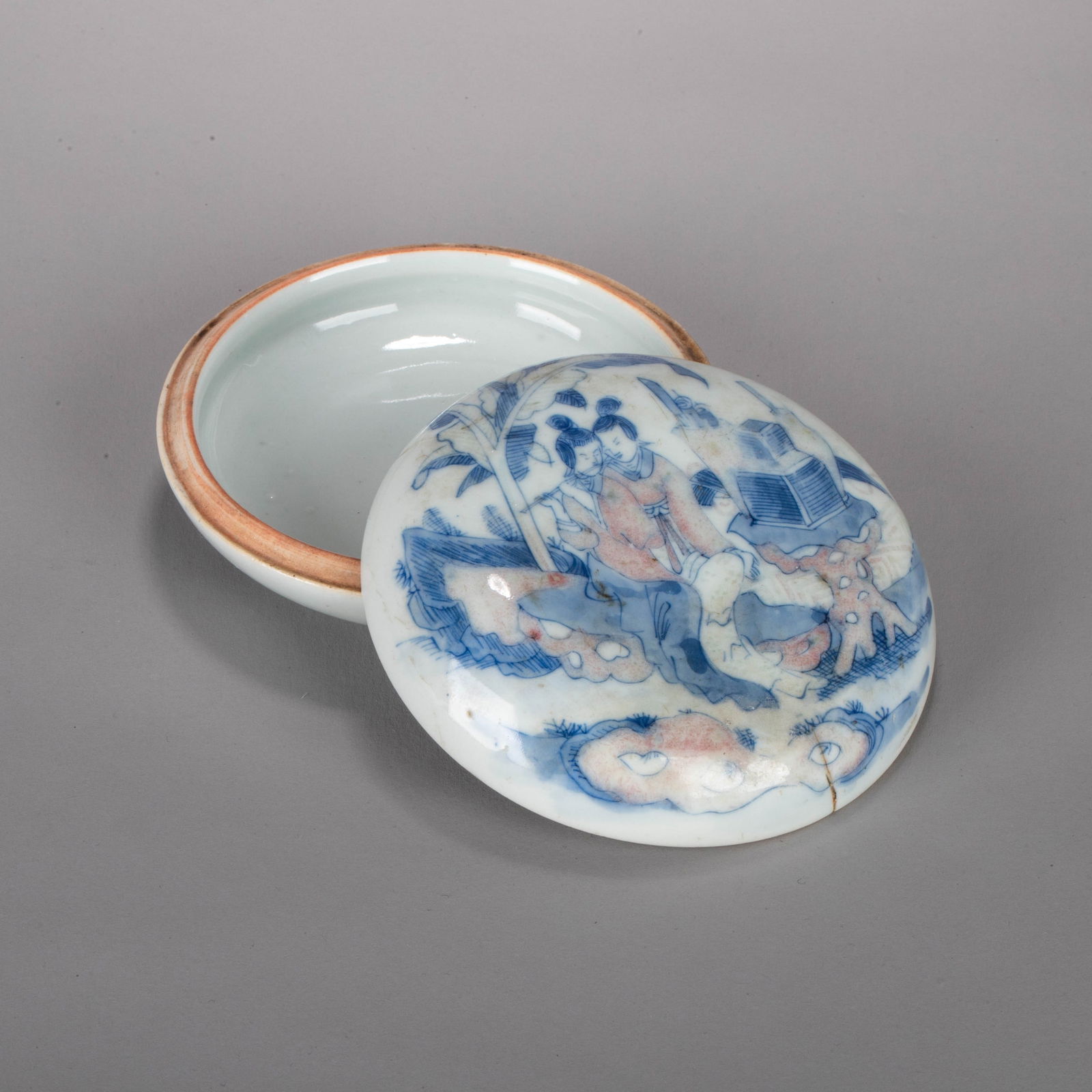 Kangxi Reign, Qing Dynasty Blue-and-white with Underglaze-red Seal Paste Box (1 of 8)