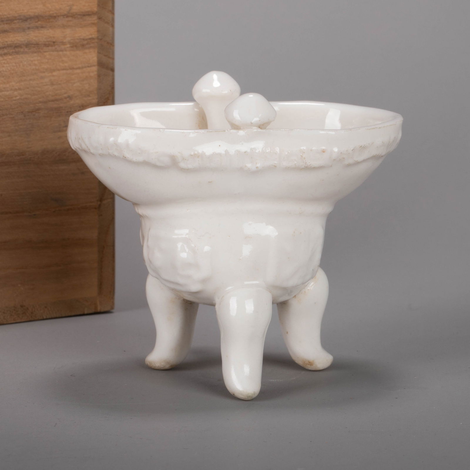 Qing Dynasty Dehua Kiln Jue Cup (Ritual Wine Vessel) (1 of 7)