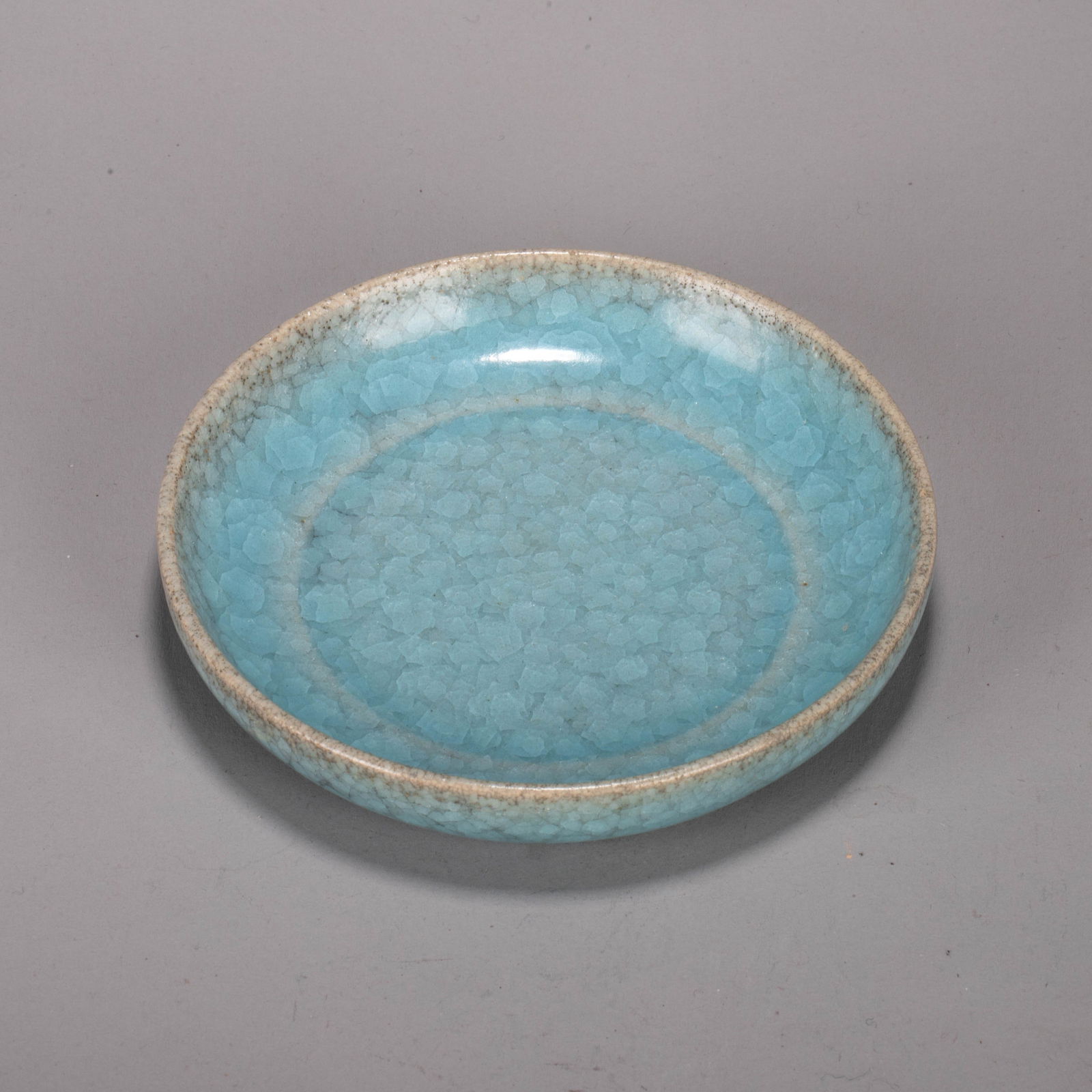 Ru ware sky-blue glazed brush washer with crackled ice pattern (1 of 5)