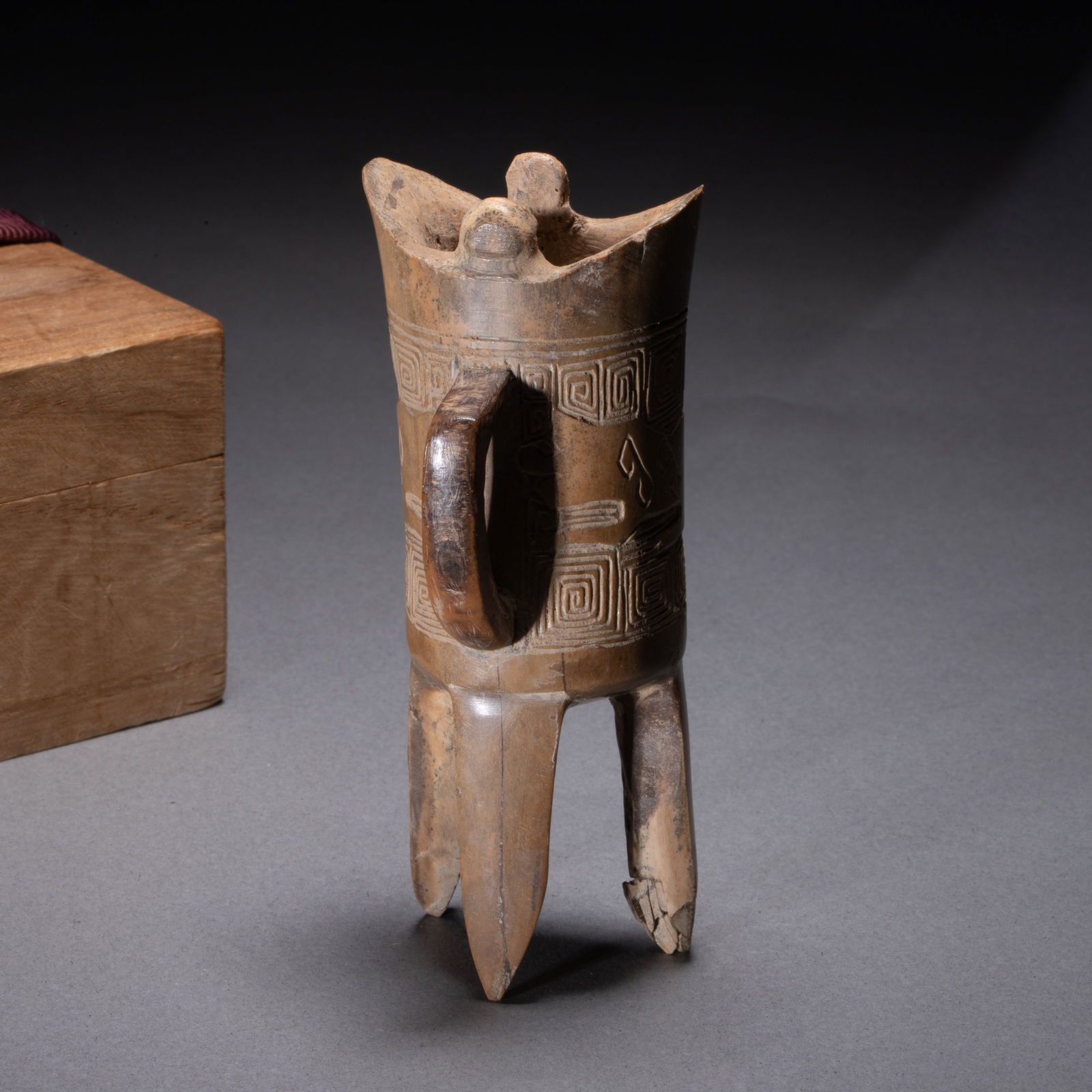 Shang Dynasty bone-carved jue cup: Shang Dynasty bone-carved jue cup