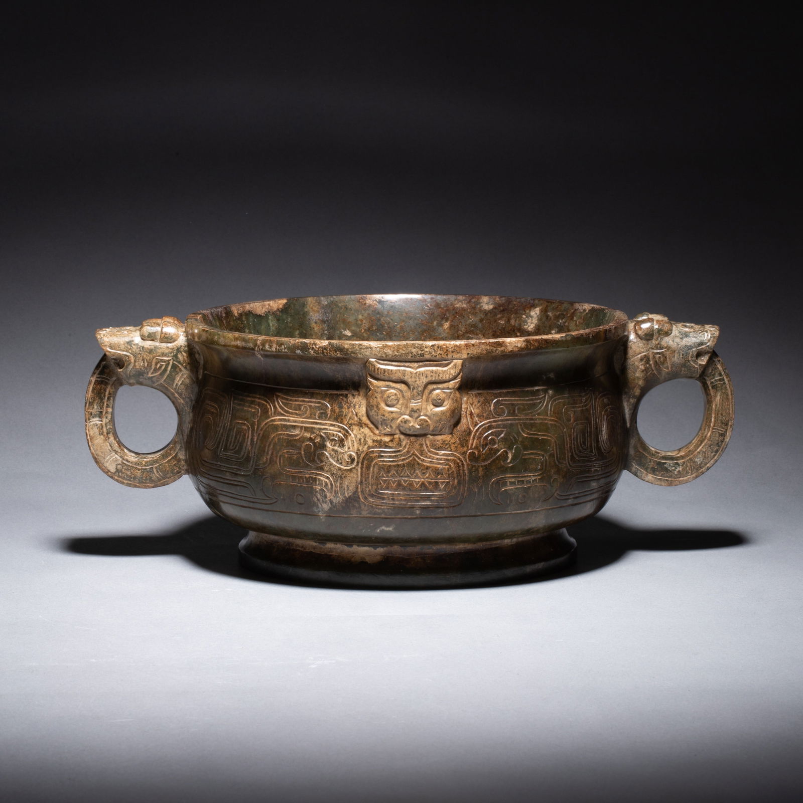 Song Dynasty jade-carved gui basin with taotie (glutton) motif: Song Dynasty jade-carved gui basin with taotie (glutton) motif
