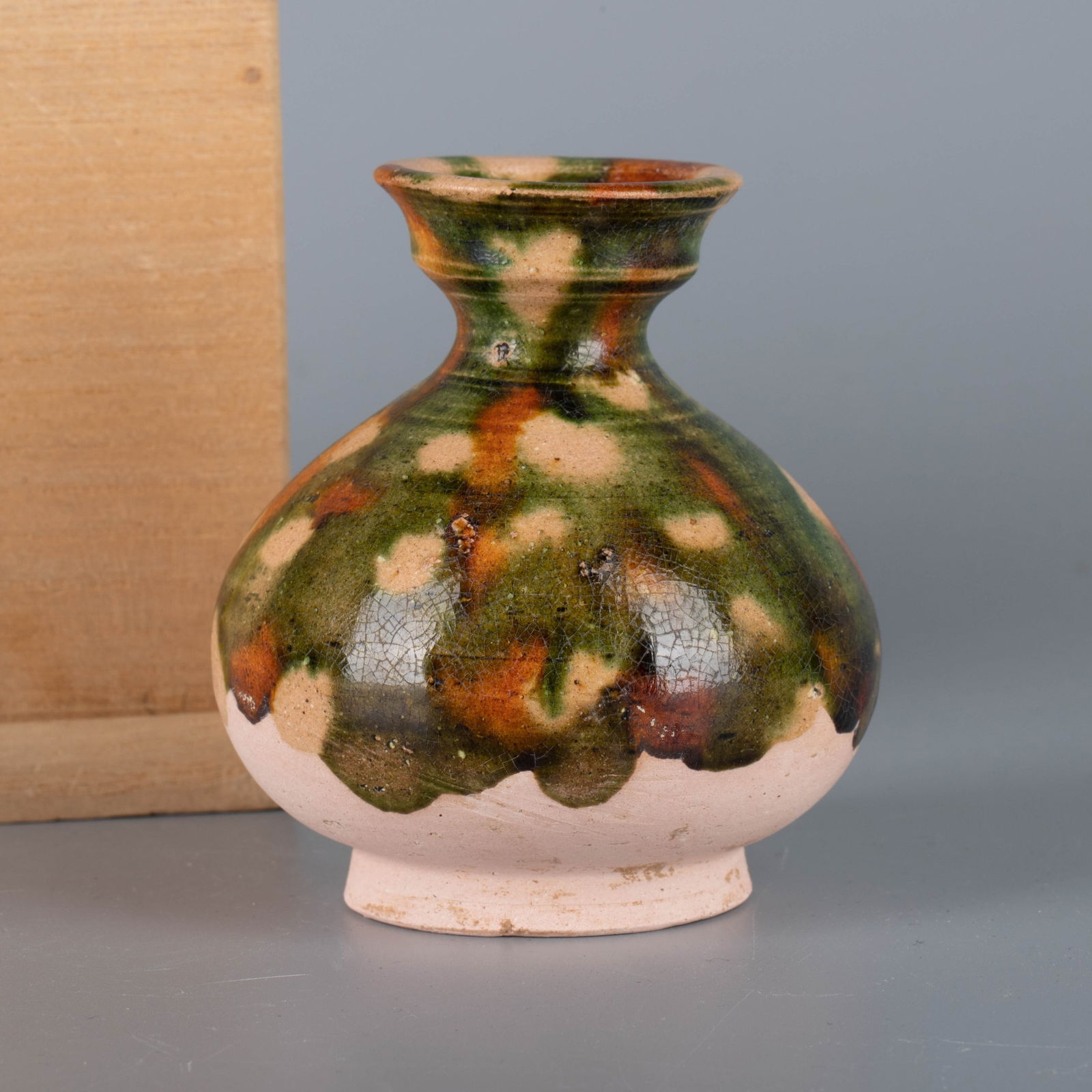Tang Sancai (Tri-Color Glaze) Disc-Mouthed Pot (1 of 5)