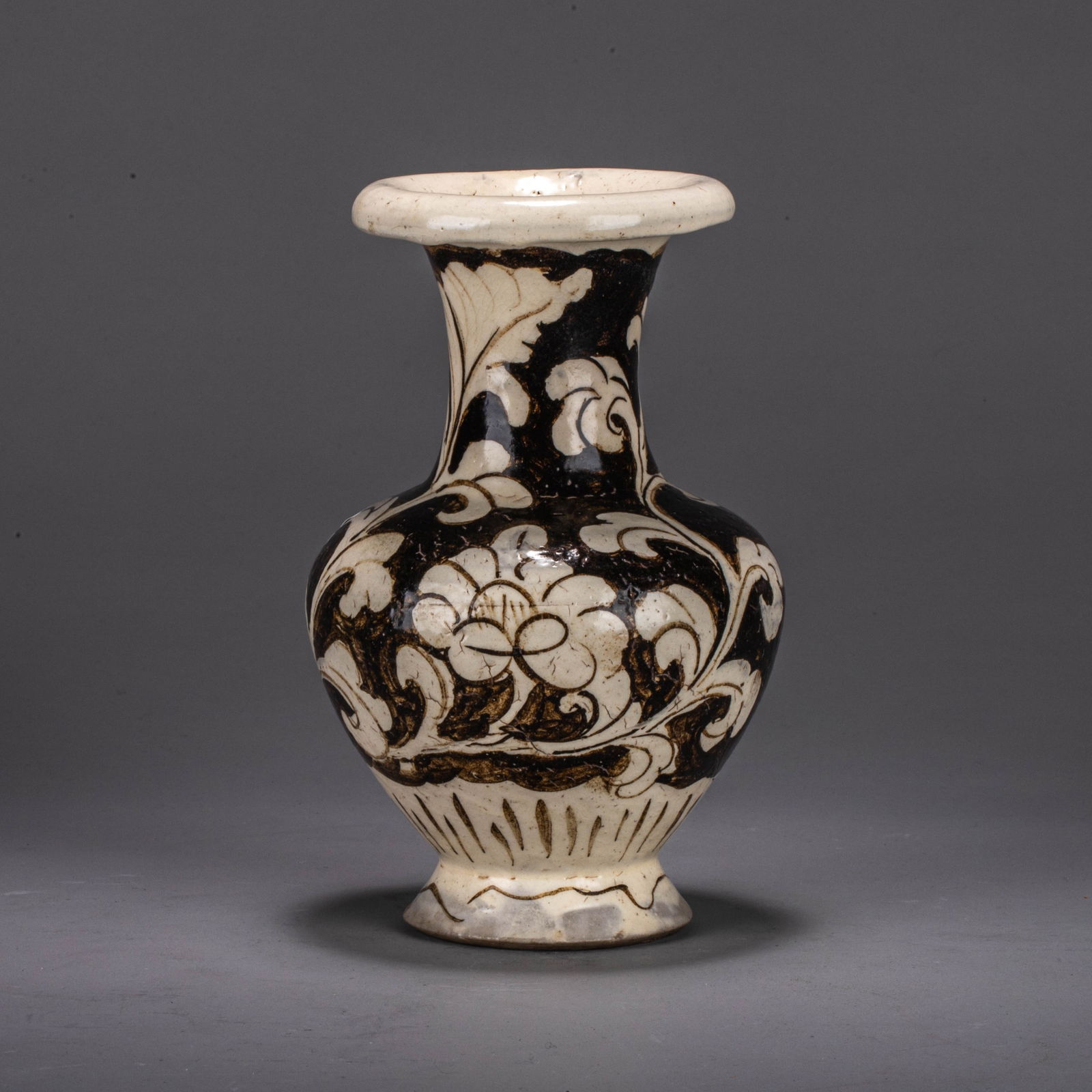 Song Dynasty, Cizhou Kiln Vase with Floral Pattern (1 of 6)