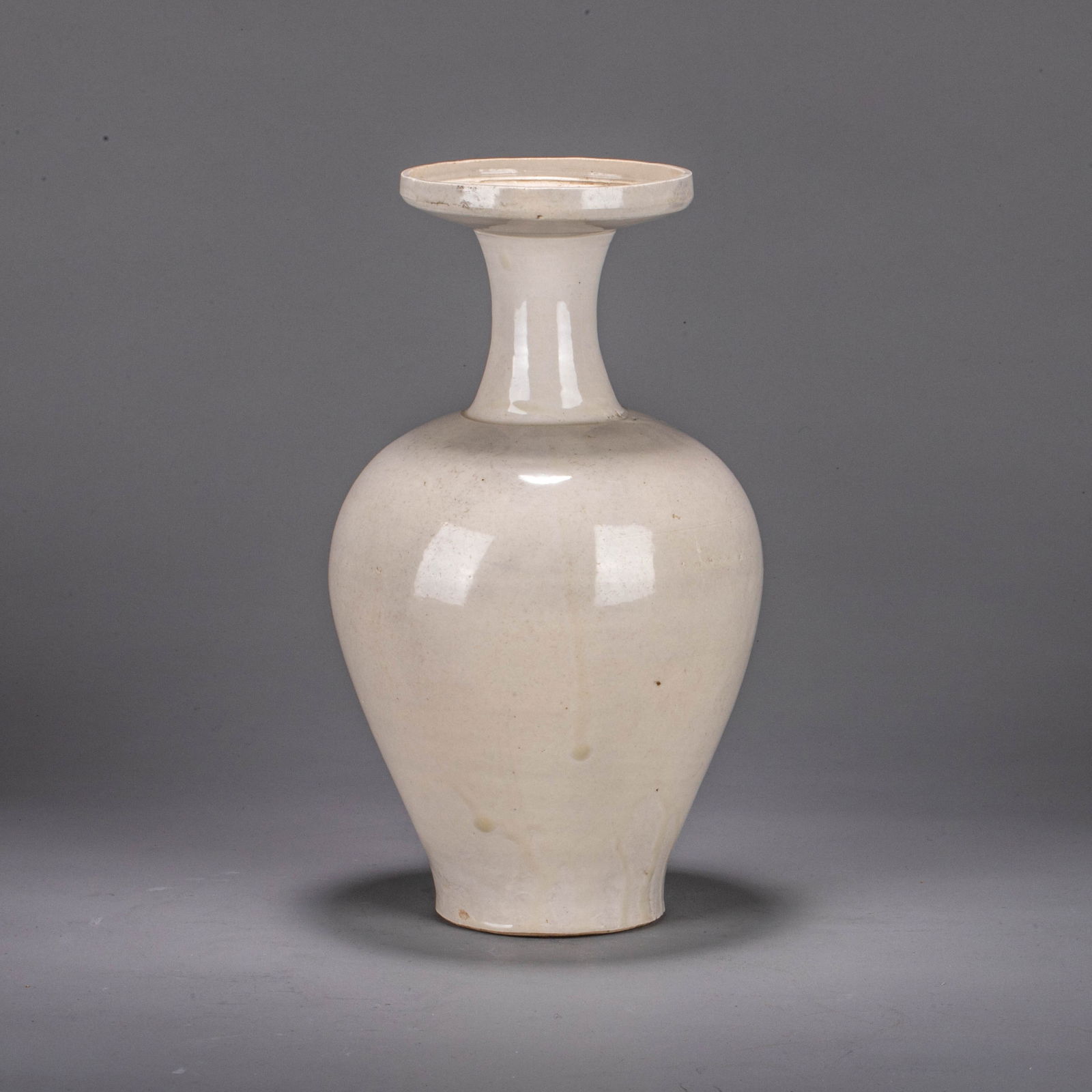 Northern Song Dynasty, White Porcelain Disc-Mouthed Vase (1 of 5)