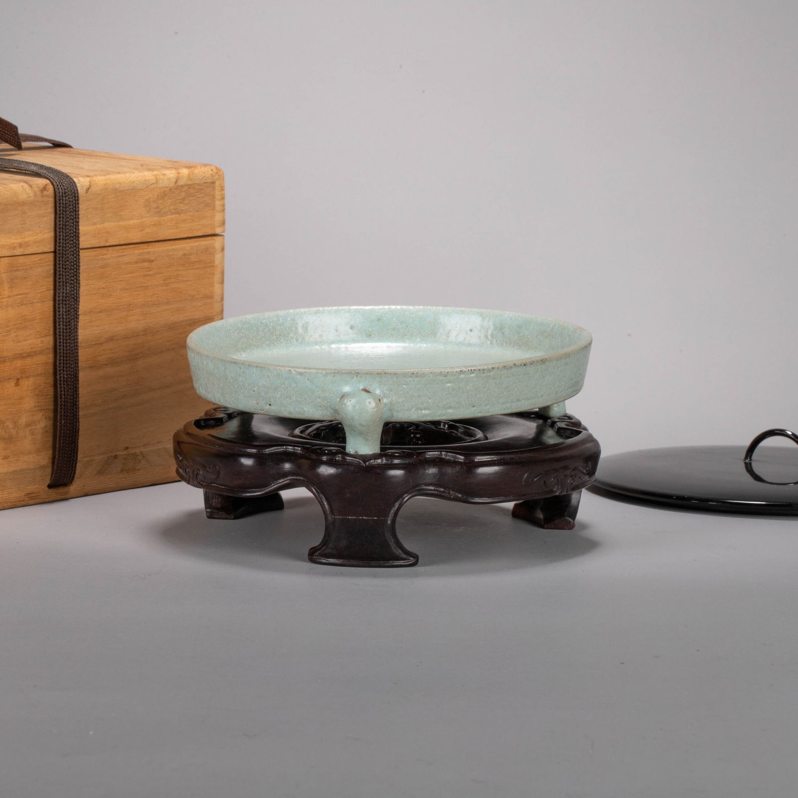 Song Dynasty, Henan Celadon Tripod Brush Washer (1 of 8)