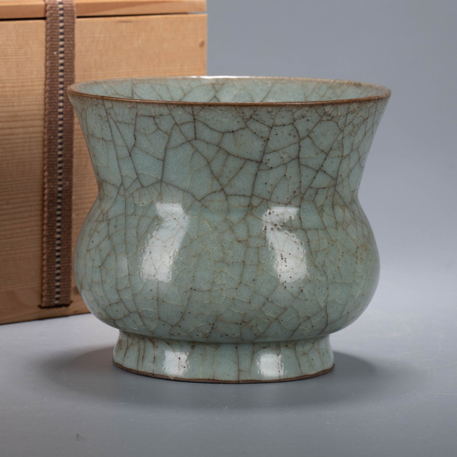 Song Dynasty, Guan Kiln Zhadou (Spittoon) (1 of 6)