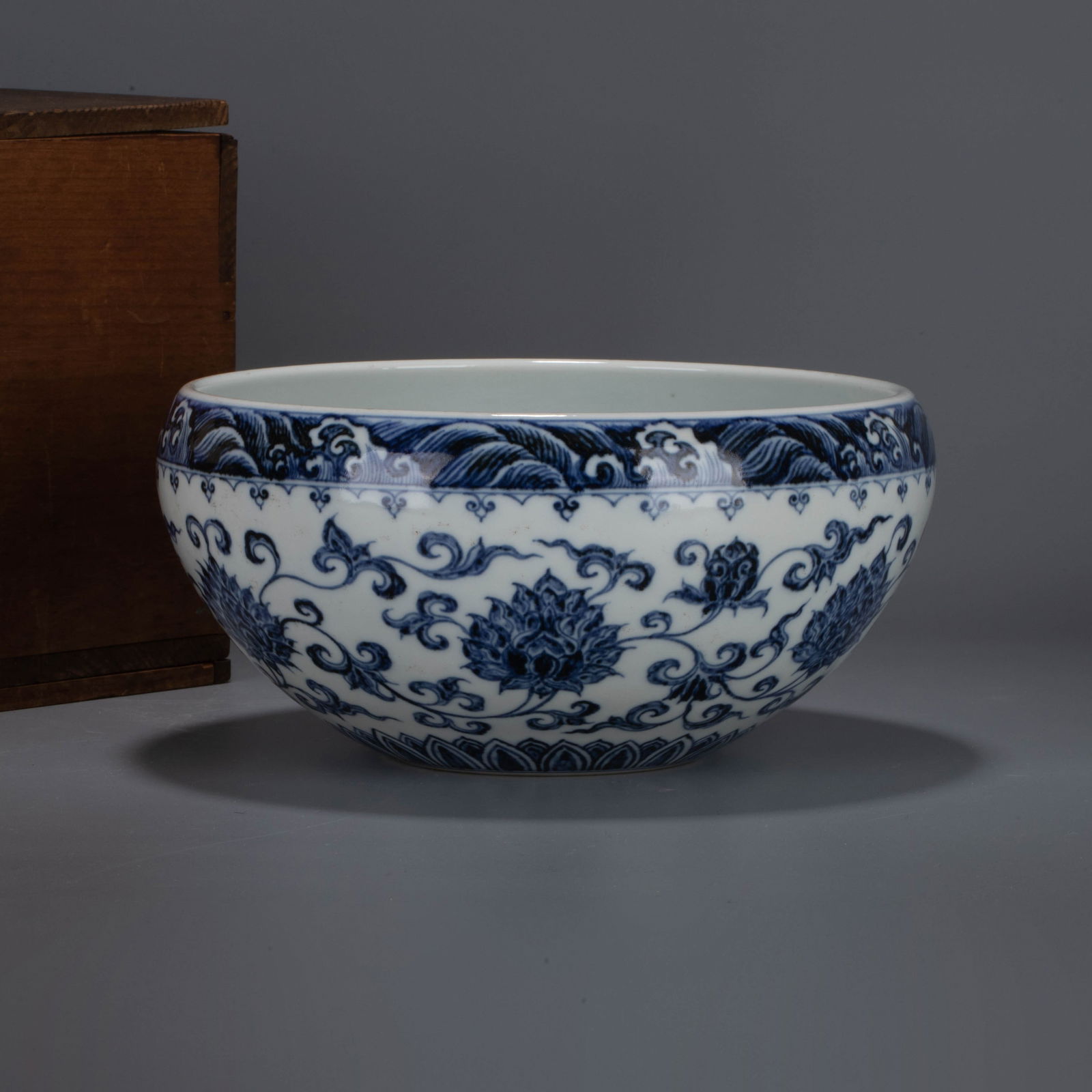 Ming Dynasty, Interlocking Floral Pattern Dice Bowl: Ming Dynasty, Interlocking Floral Pattern Dice Bowl