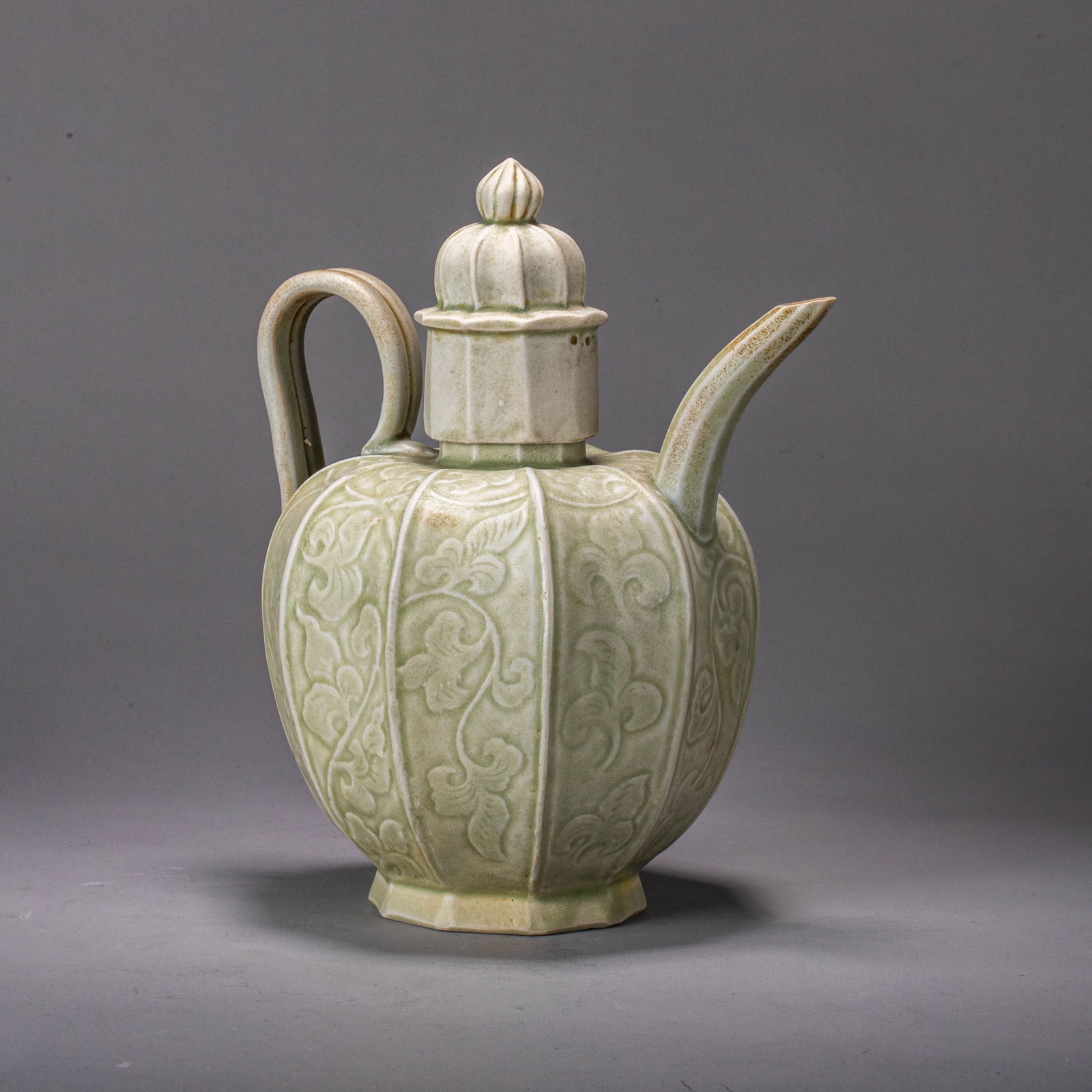 Yuezhou Kiln Celadon Ewer (1 of 8)