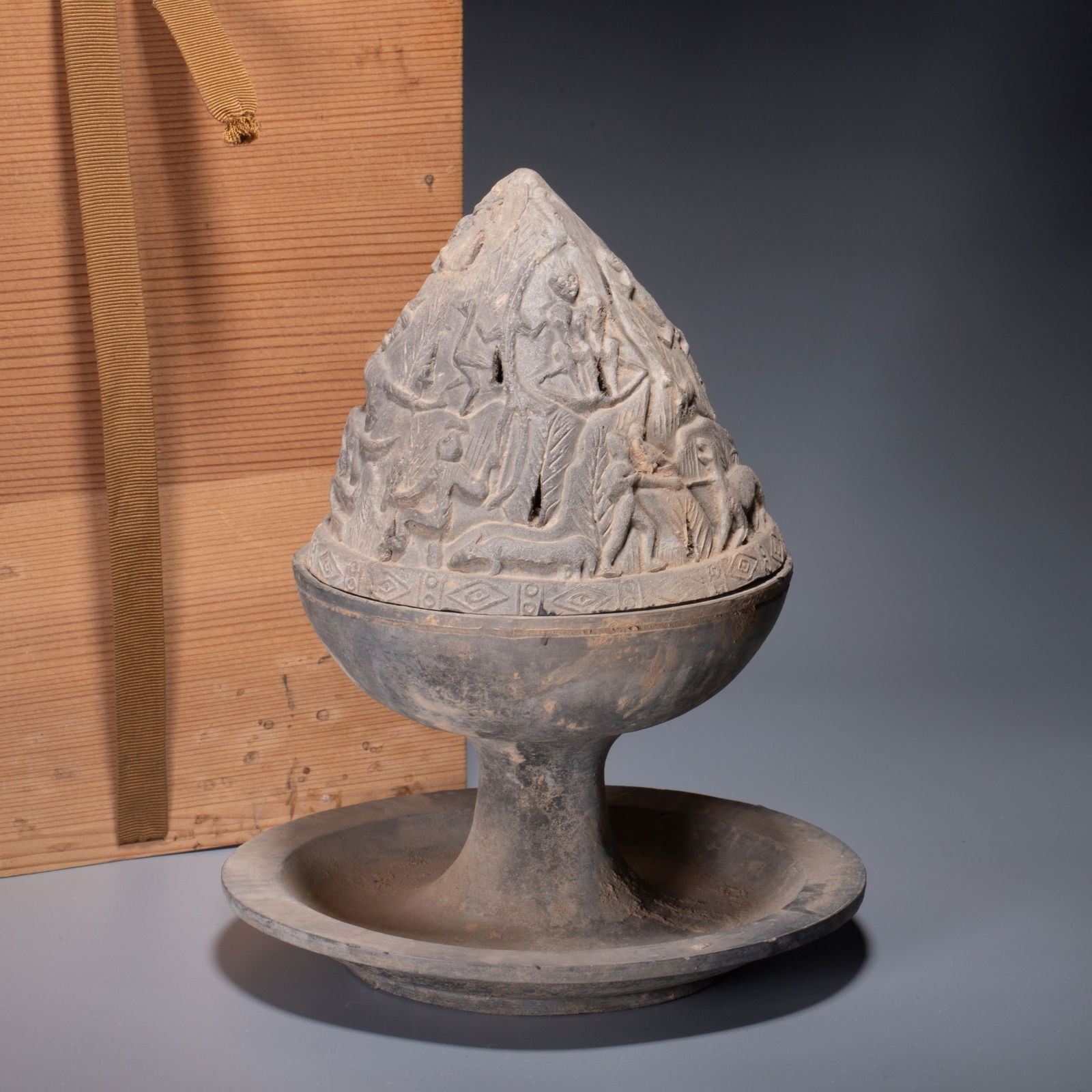 Han Dynasty Pottery Incense Burner: Han Dynasty Pottery Incense Burner